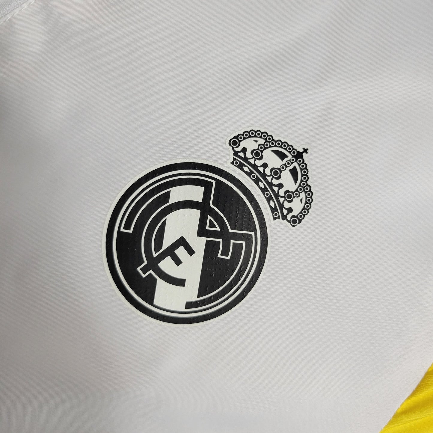 23-24 Windbreaker Real Madrid Size S-XXL | B3, M2-3 | 中国供应商