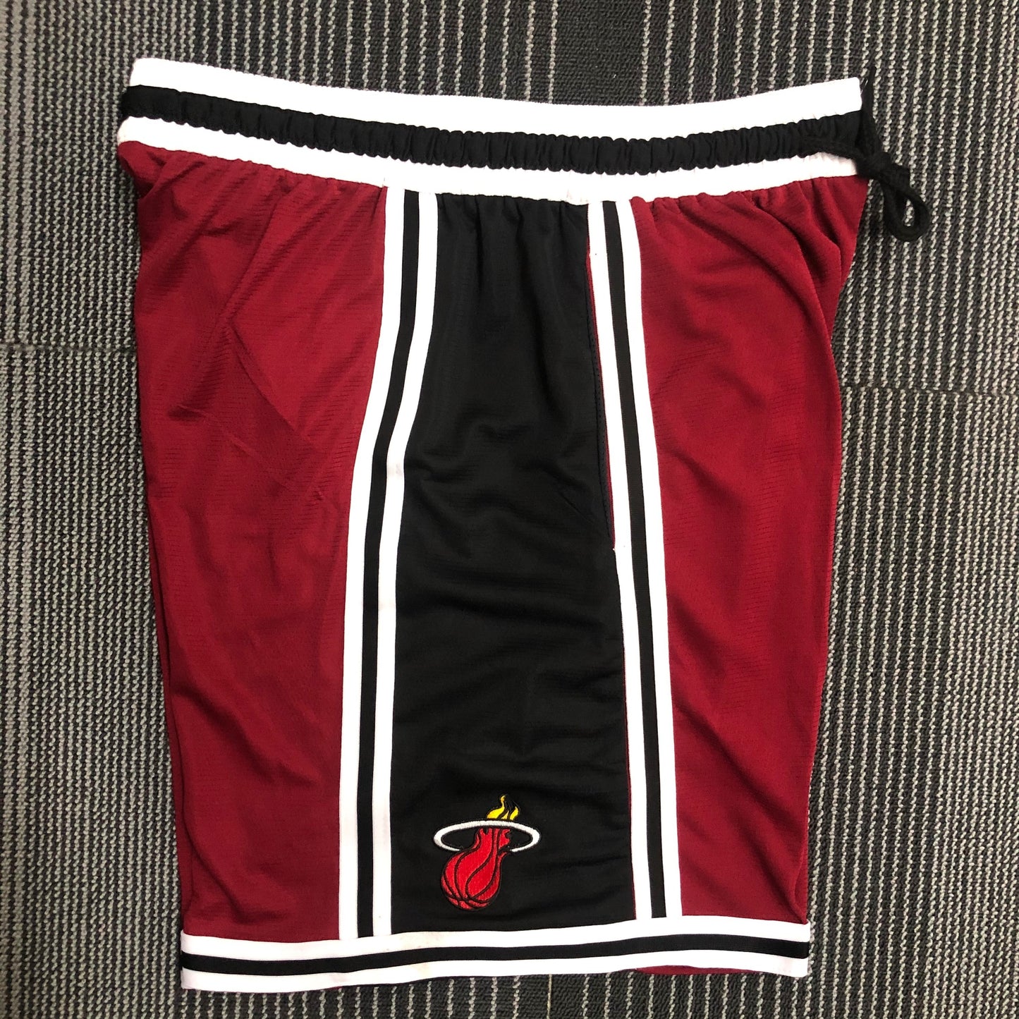 2202 American Shorts: Heat Wine Red Size S-XXL | 短裤 | NBA | 中国供应商