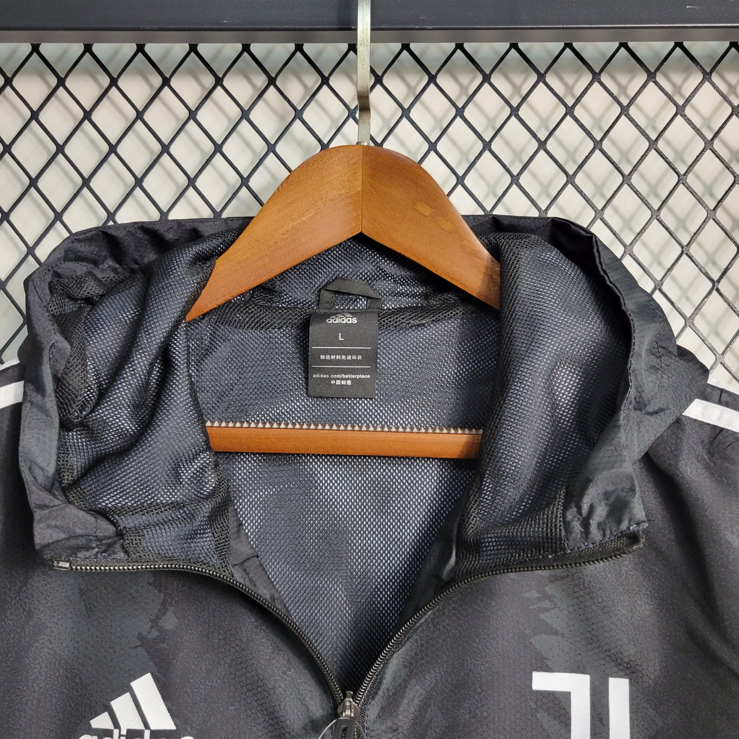 23-24 Windbreaker Juventus Black Size S-XXL | 风衣 | M2-2 | Betty ali Chinese suppliers