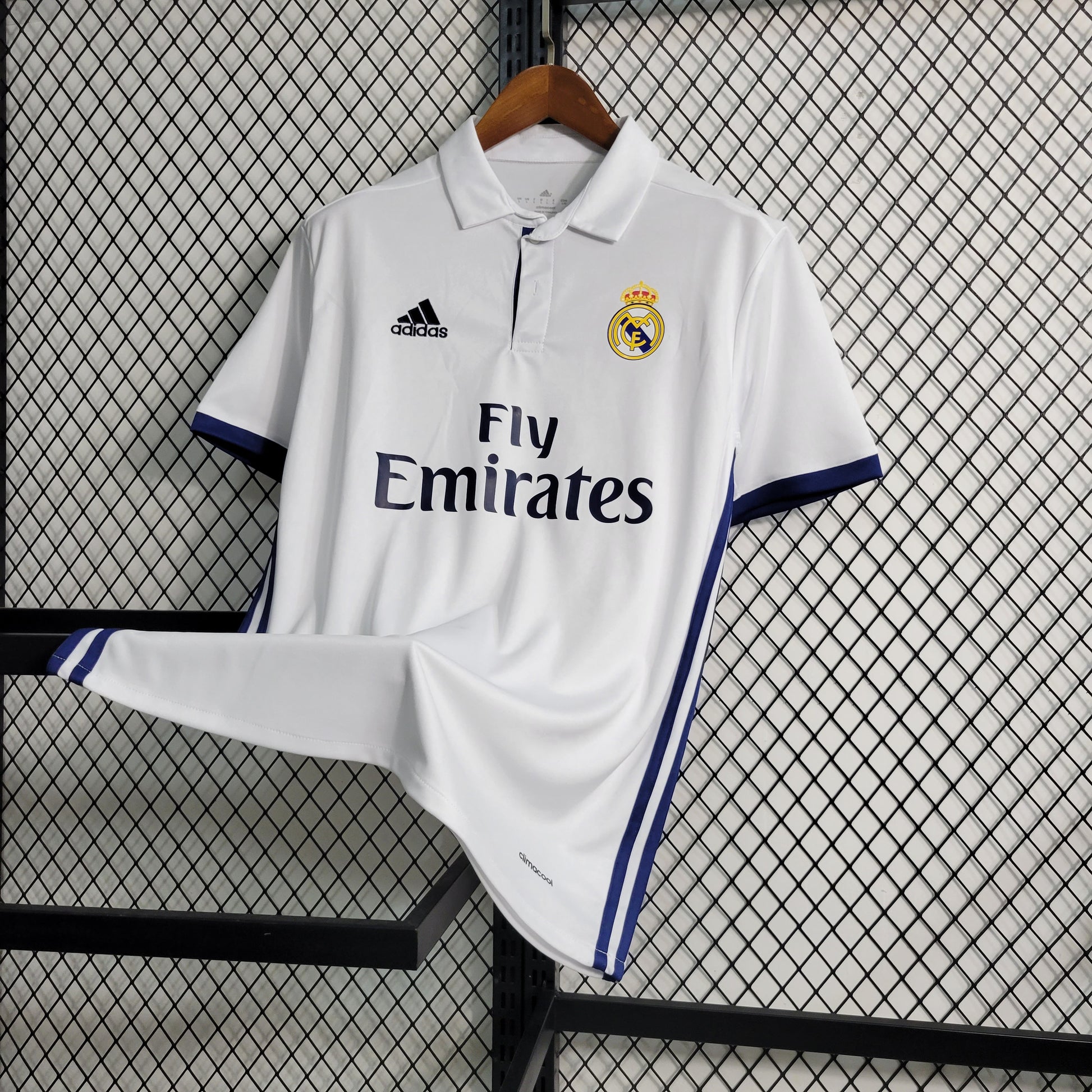 Retro 16-17 Real Madrid Main Size S-XXL Retro） | 复古/Retro | M2-3, R | Betty ali Chinese suppliers