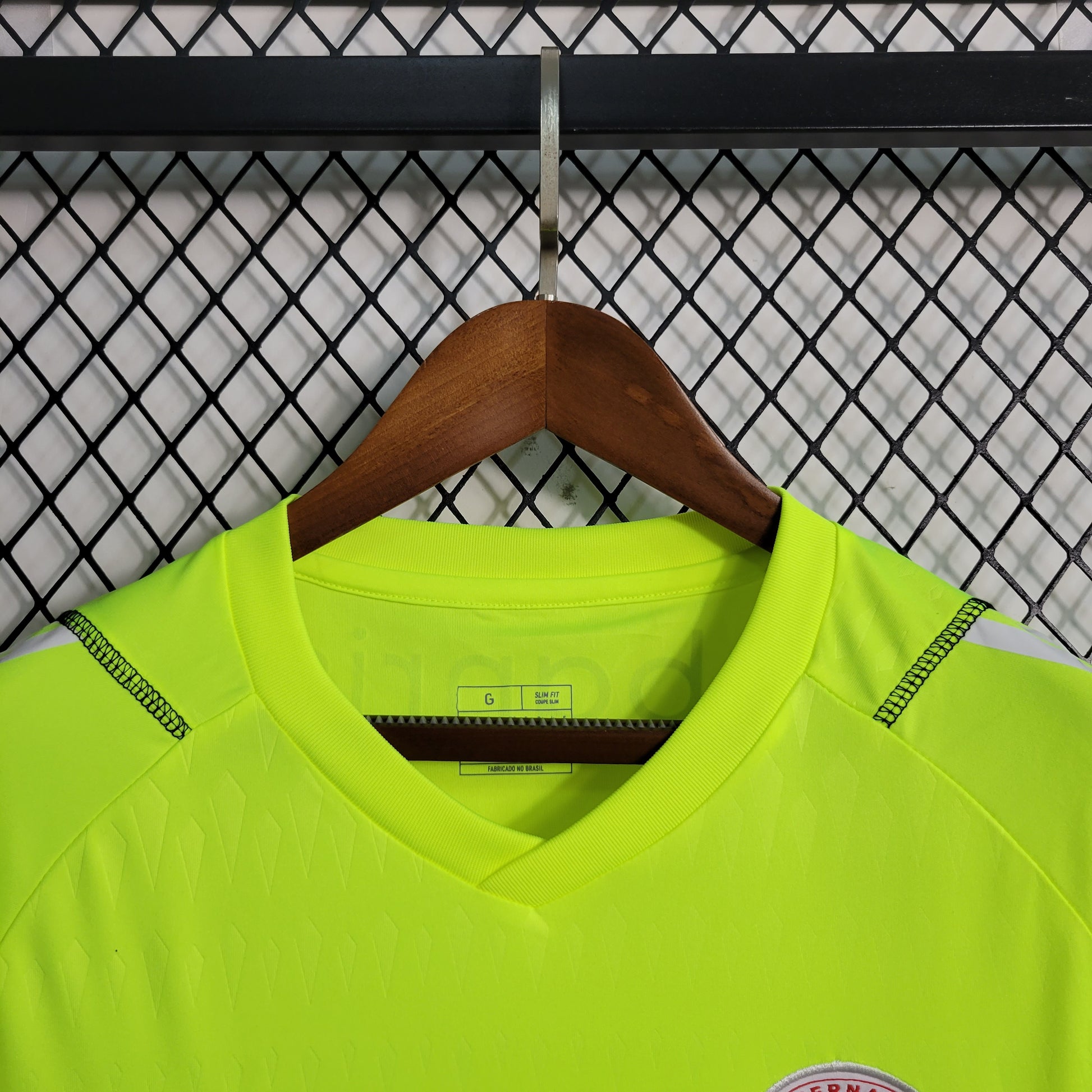 23-24 Internacional Goalkeeper Fluorescent Green Size S-XXL | 衬衫 | M1-1 | Betty ali Chinese suppliers