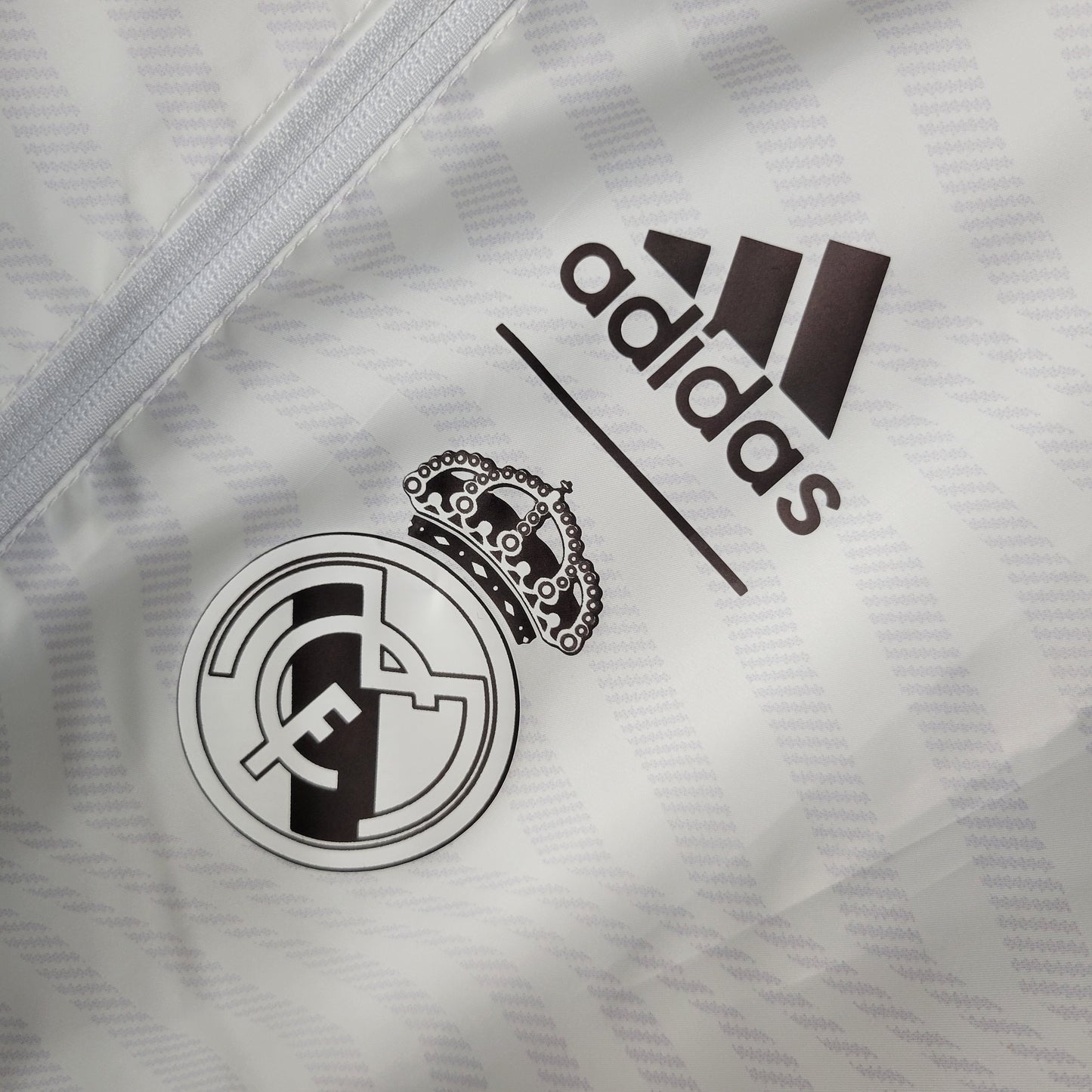 23-24 Windbreaker Reversible Real Madrid Size S-XXL | 风衣 | W2-3 | Betty ali Chinese suppliers