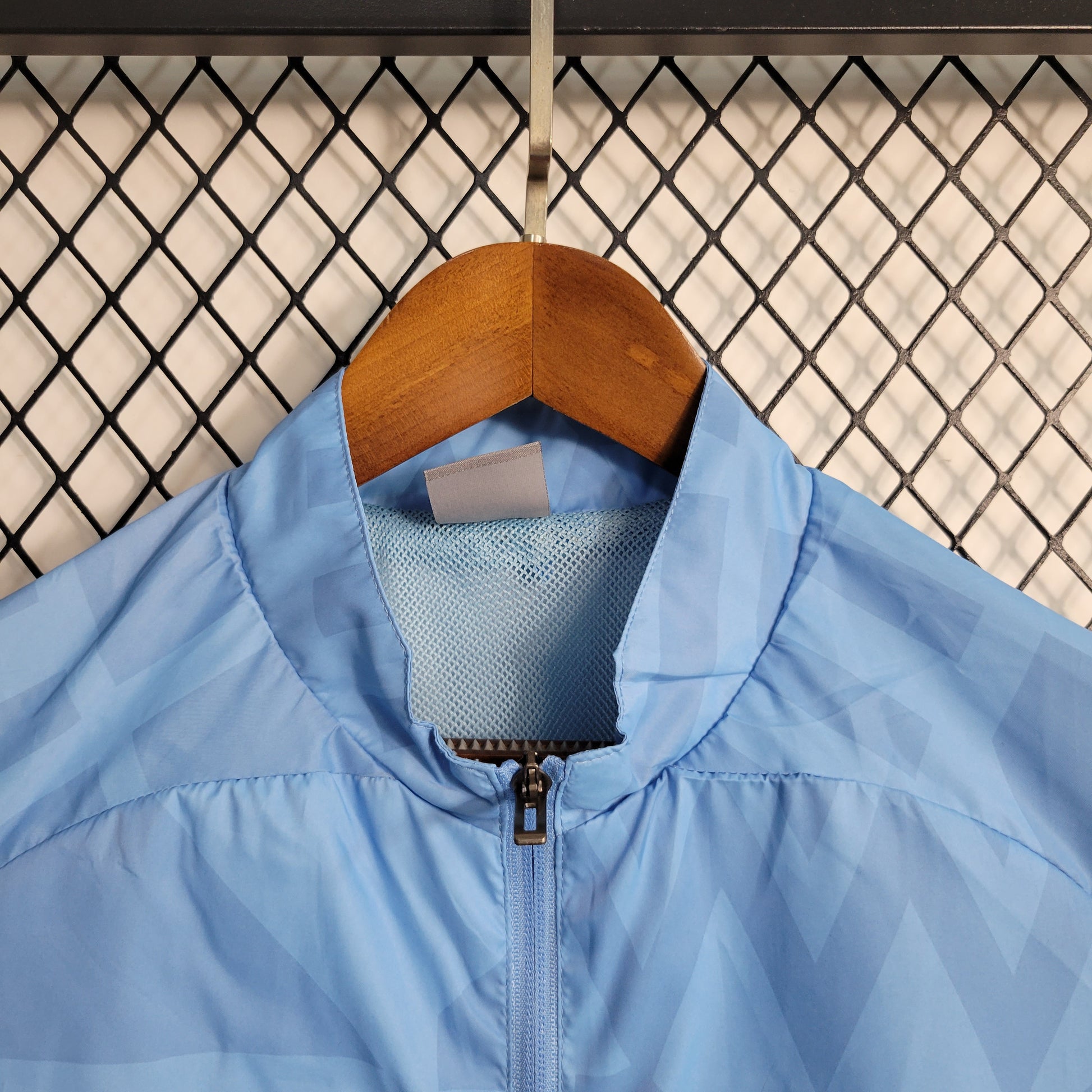 23-24 Windbreaker Uruguay Size S-XXL | 风衣 | W3-28 | Betty ali Chinese suppliers