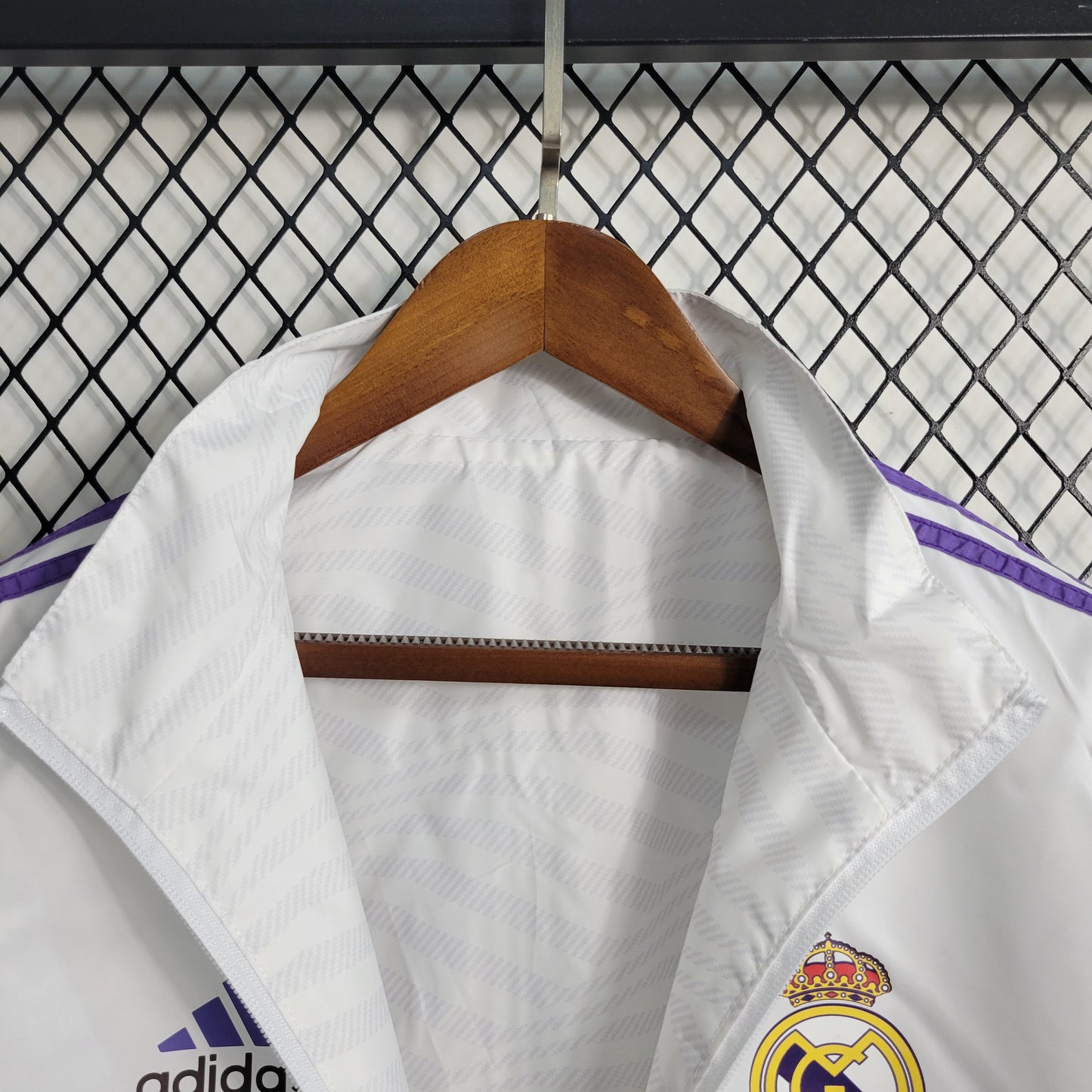 23-24 Windbreaker Reversible Real Madrid Size S-XXL | 风衣 | W2-3 | Betty ali Chinese suppliers