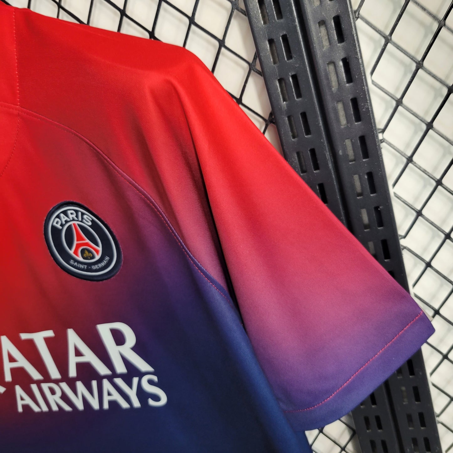 23-24 PSG Red and Blue Training Suit Size S-XXL(fan version) | 衬衫 | M2-4 | Betty ali Chinese suppliers