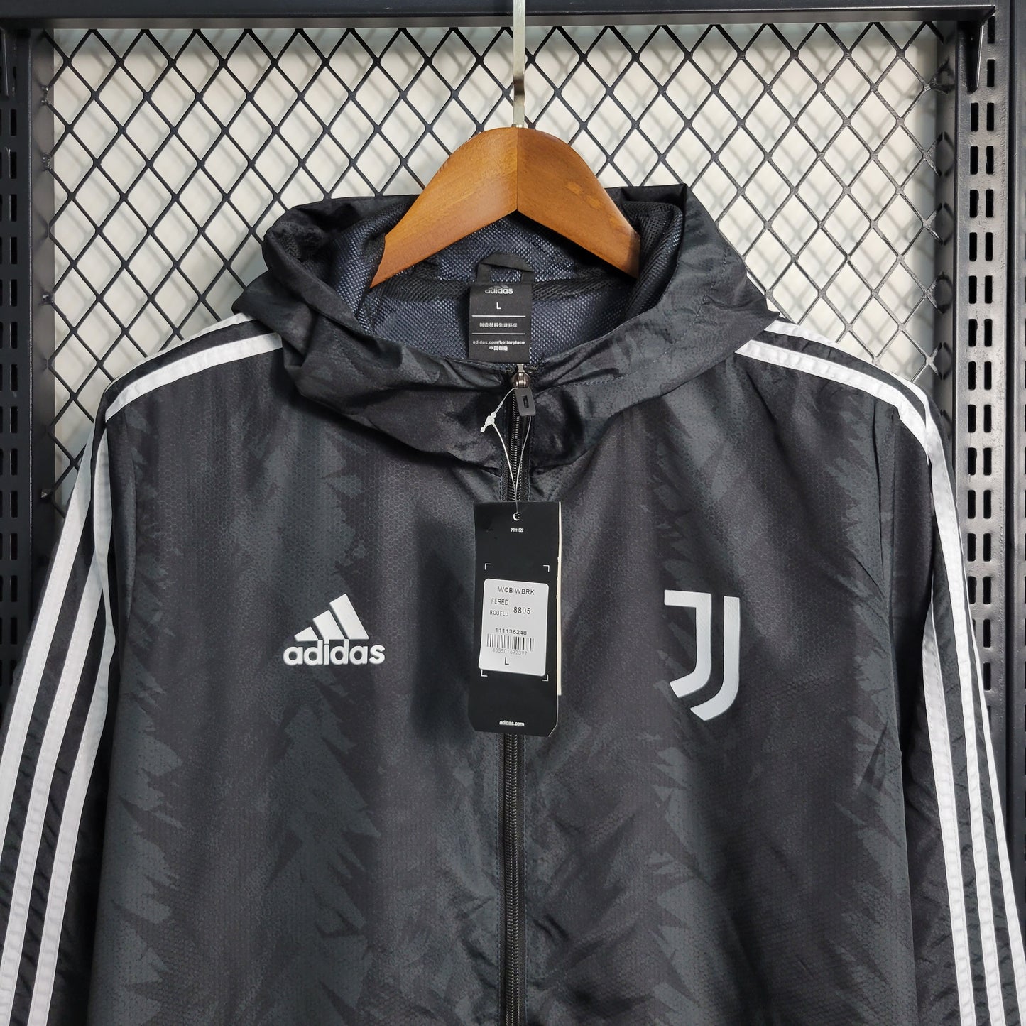 23-24 Windbreaker Juventus Black Size S-XXL | 风衣 | M2-2 | Betty ali Chinese suppliers