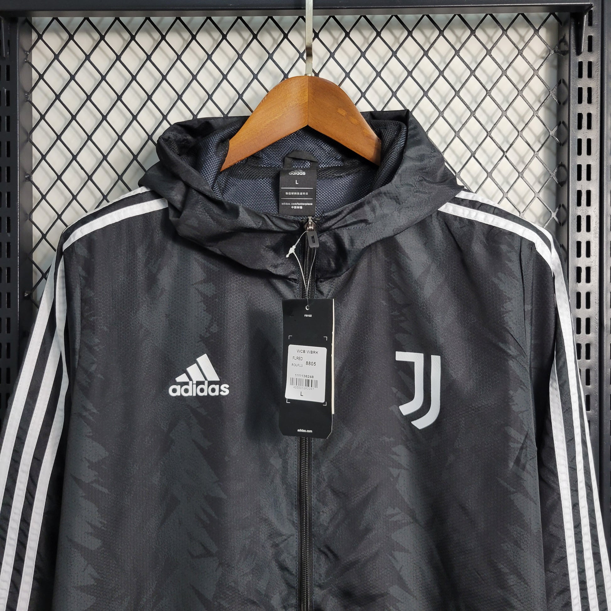 23-24 Windbreaker Juventus Black Size S-XXL | 风衣 | M2-2 | Betty ali Chinese suppliers