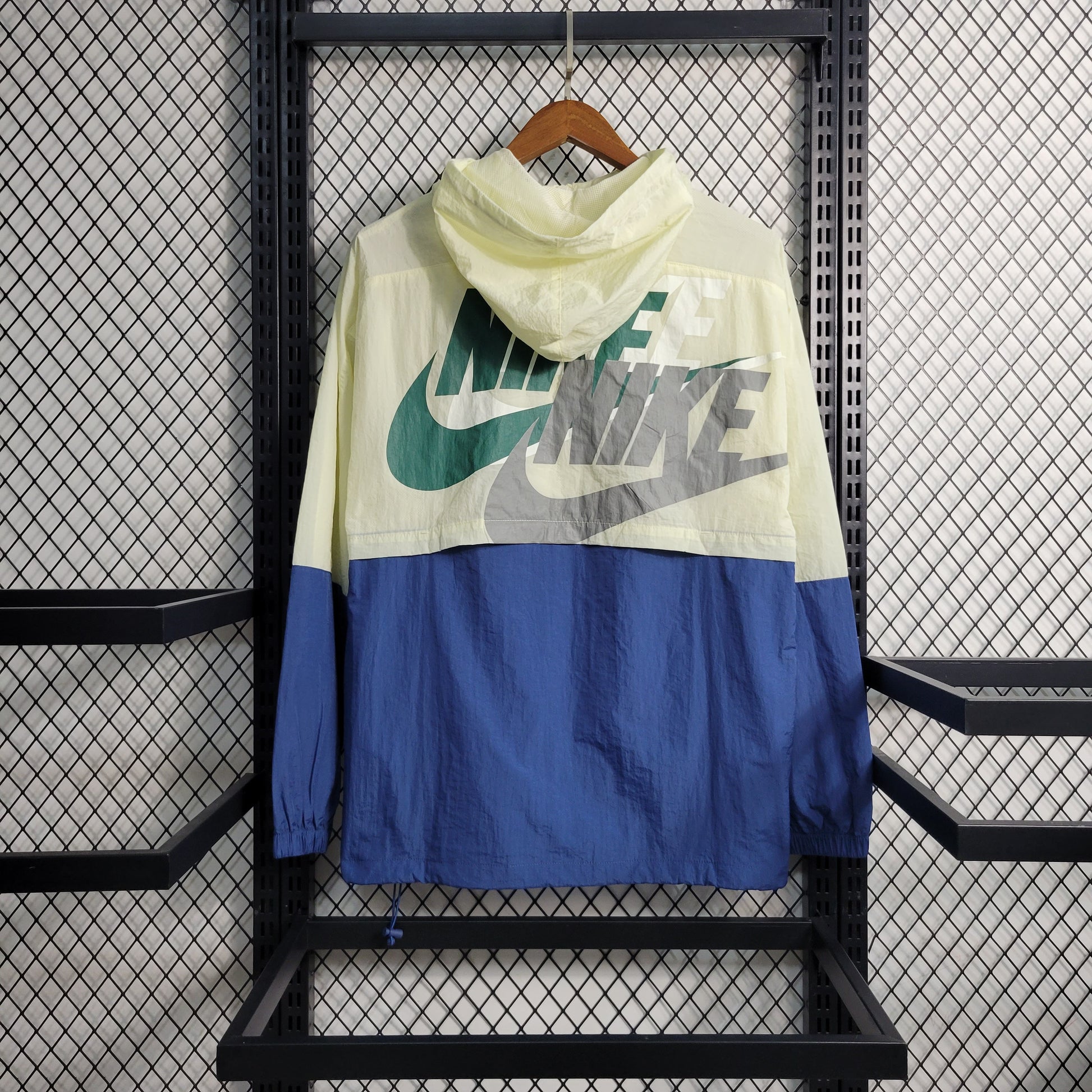 Windbreaker Nike Size S-XXL | 风衣 | B3 | Betty ali Chinese suppliers