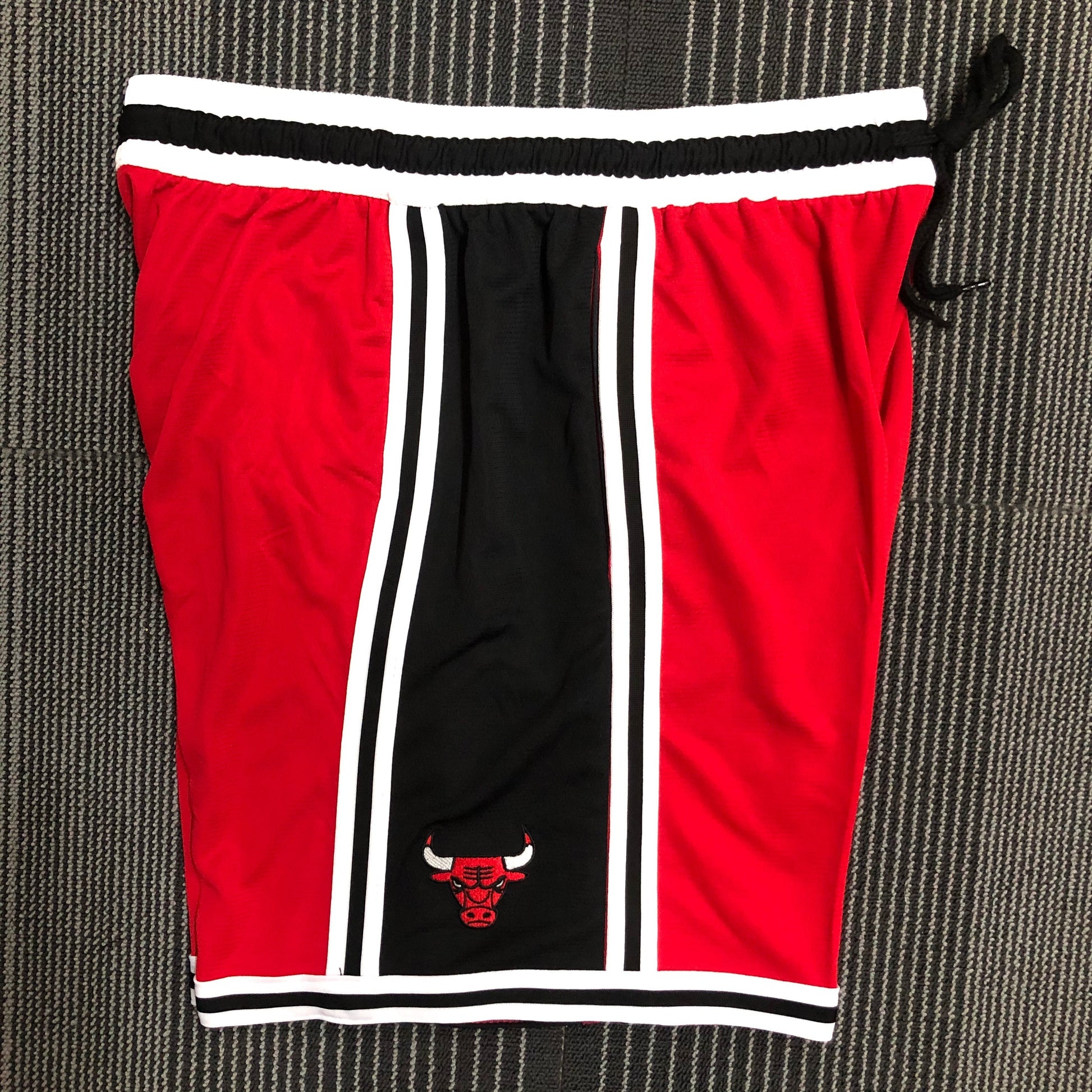 2202 American Training Shorts: Bulls Red Size S-XXL | 短裤 | NBA | 中国供应商