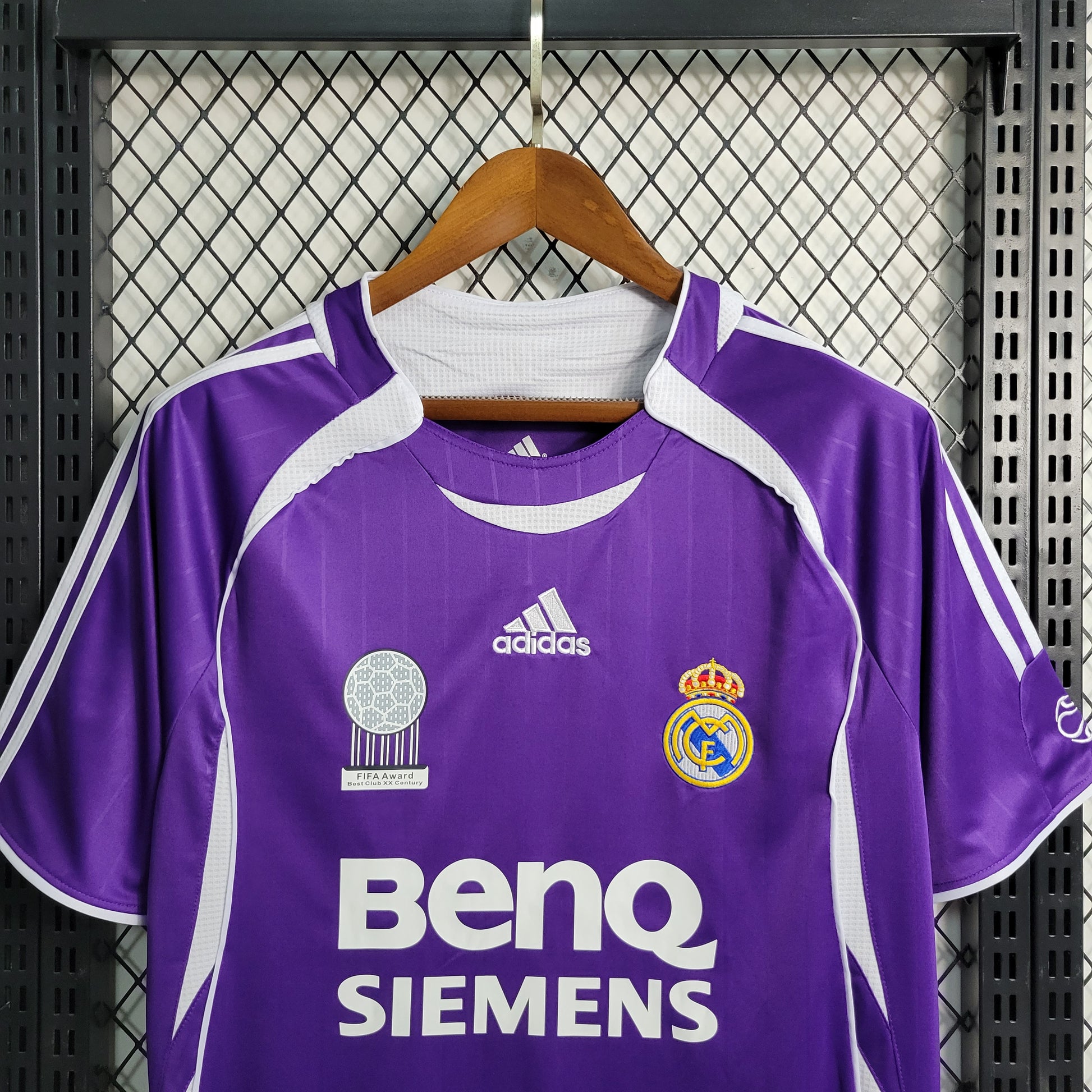 Retro 06 Real Madrid Purple Size S-XXL（Retro） | 复古/Retro | M2-3, R | Betty ali Chinese suppliers