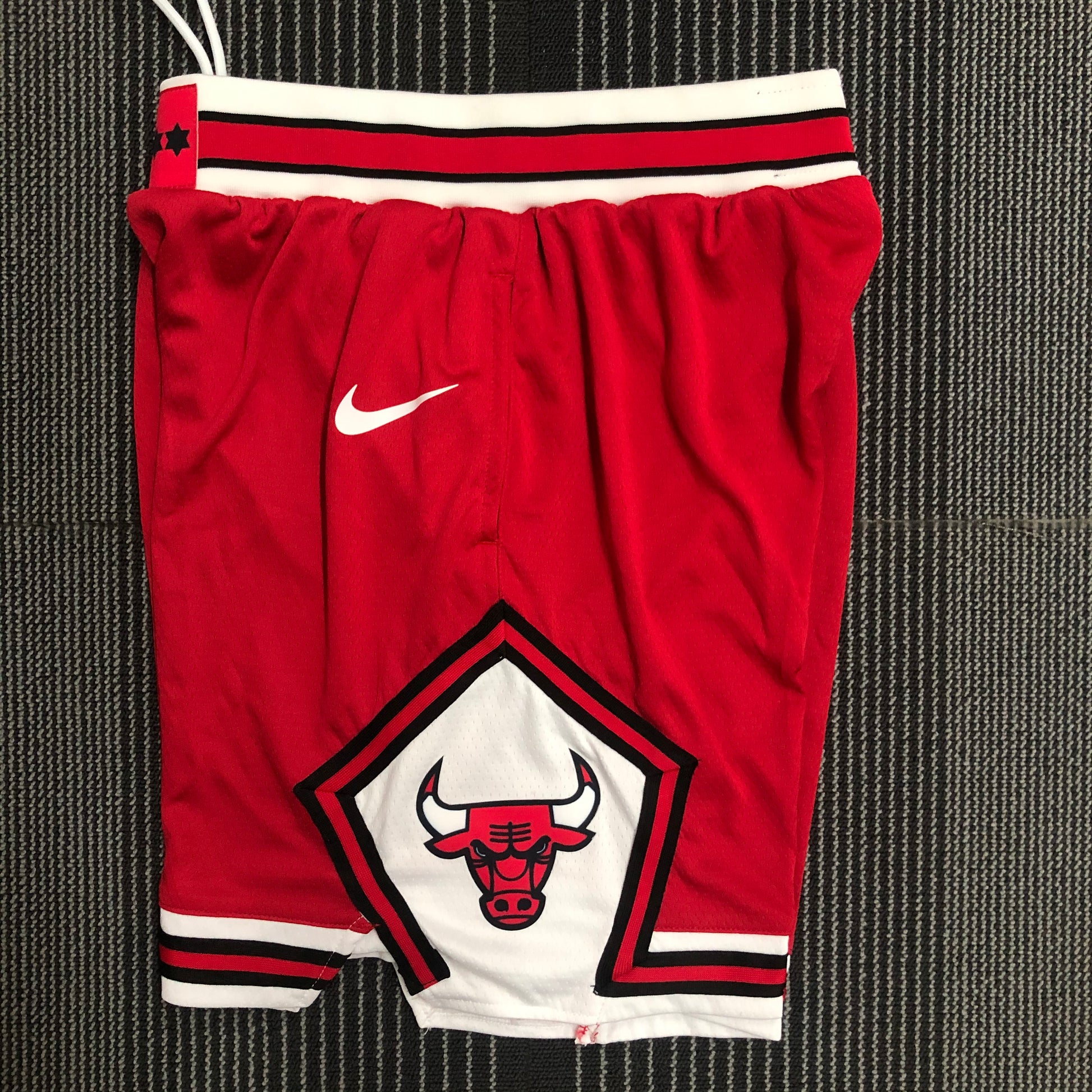 Bulls red shorts Size S-XXL | 短裤 | NBA | 中国供应商