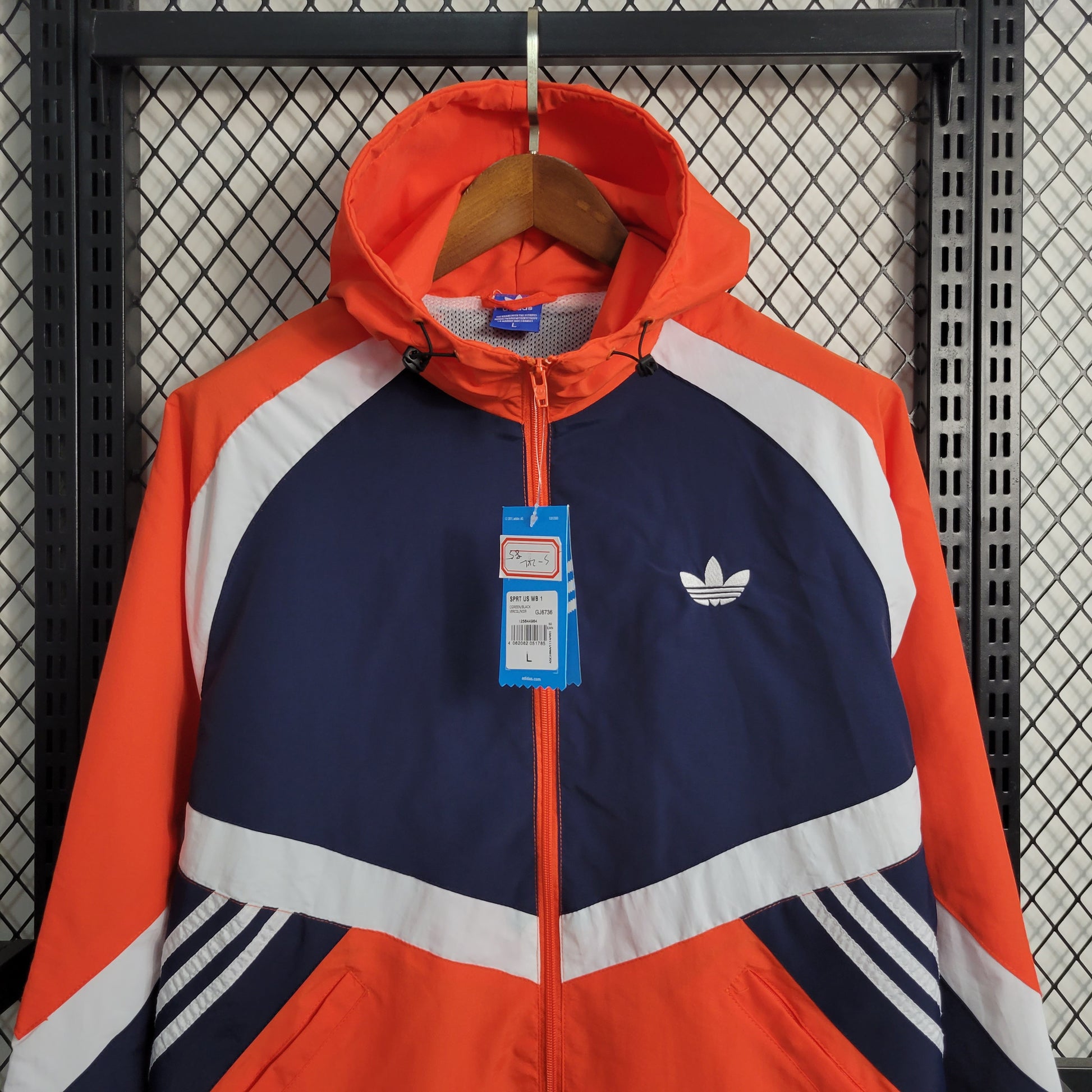 Windbreaker Adidas Size S-XXL | 风衣 | B3 | Betty ali Chinese suppliers