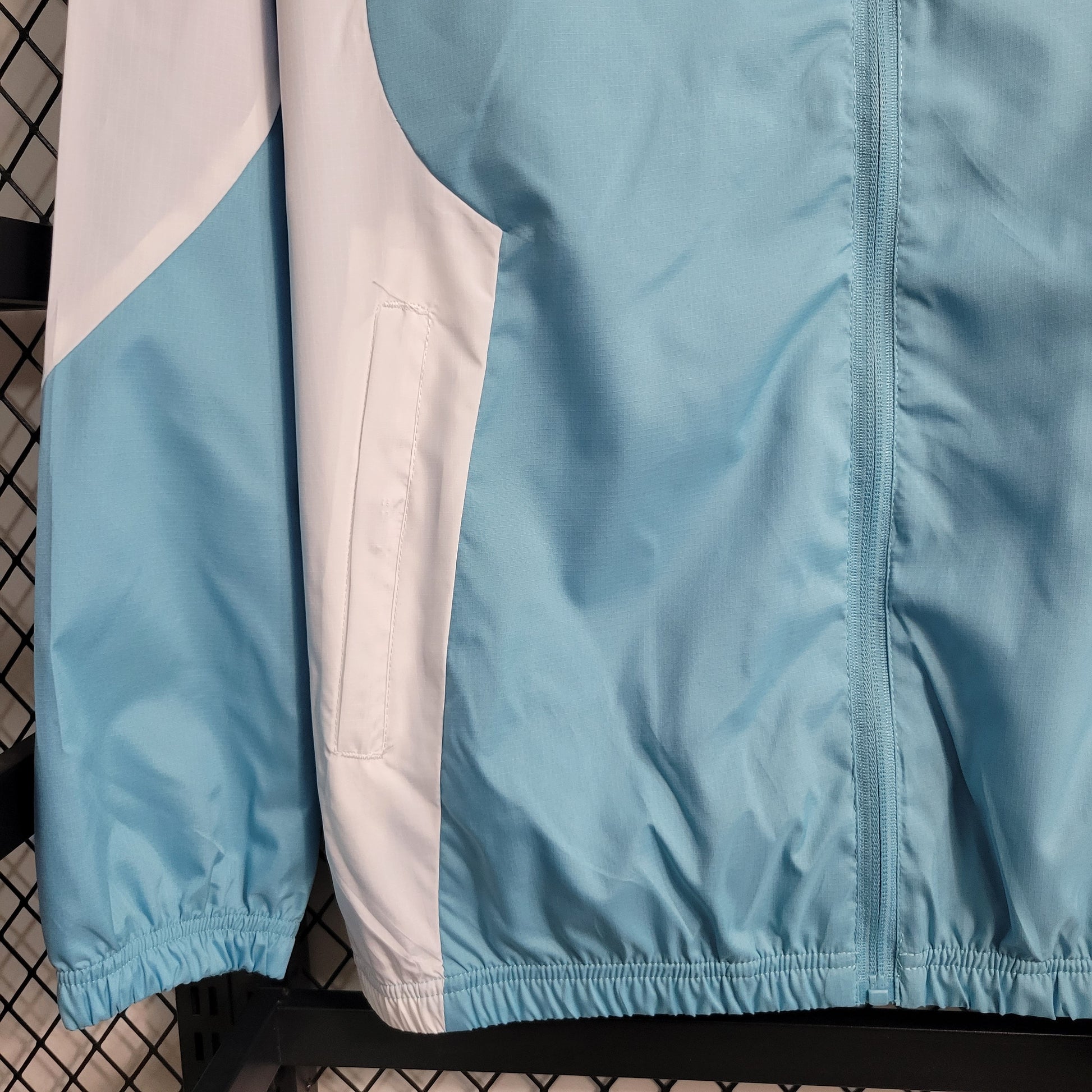 Windbreaker Manchester City Size S-XXL | 风衣 | B3 | Betty ali Chinese suppliers