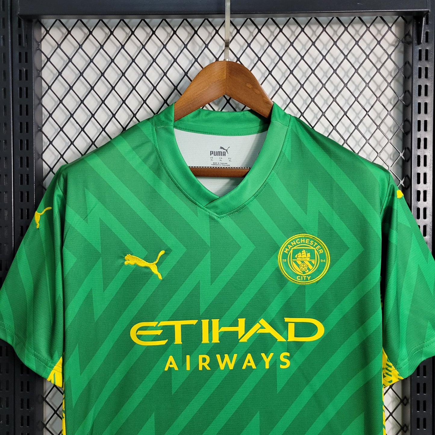 23-24 Manchester City Green Goalkeeper Size S-XXL（Men's Fan Edition） | 衬衫 | M2-1 | Betty ali Chinese suppliers