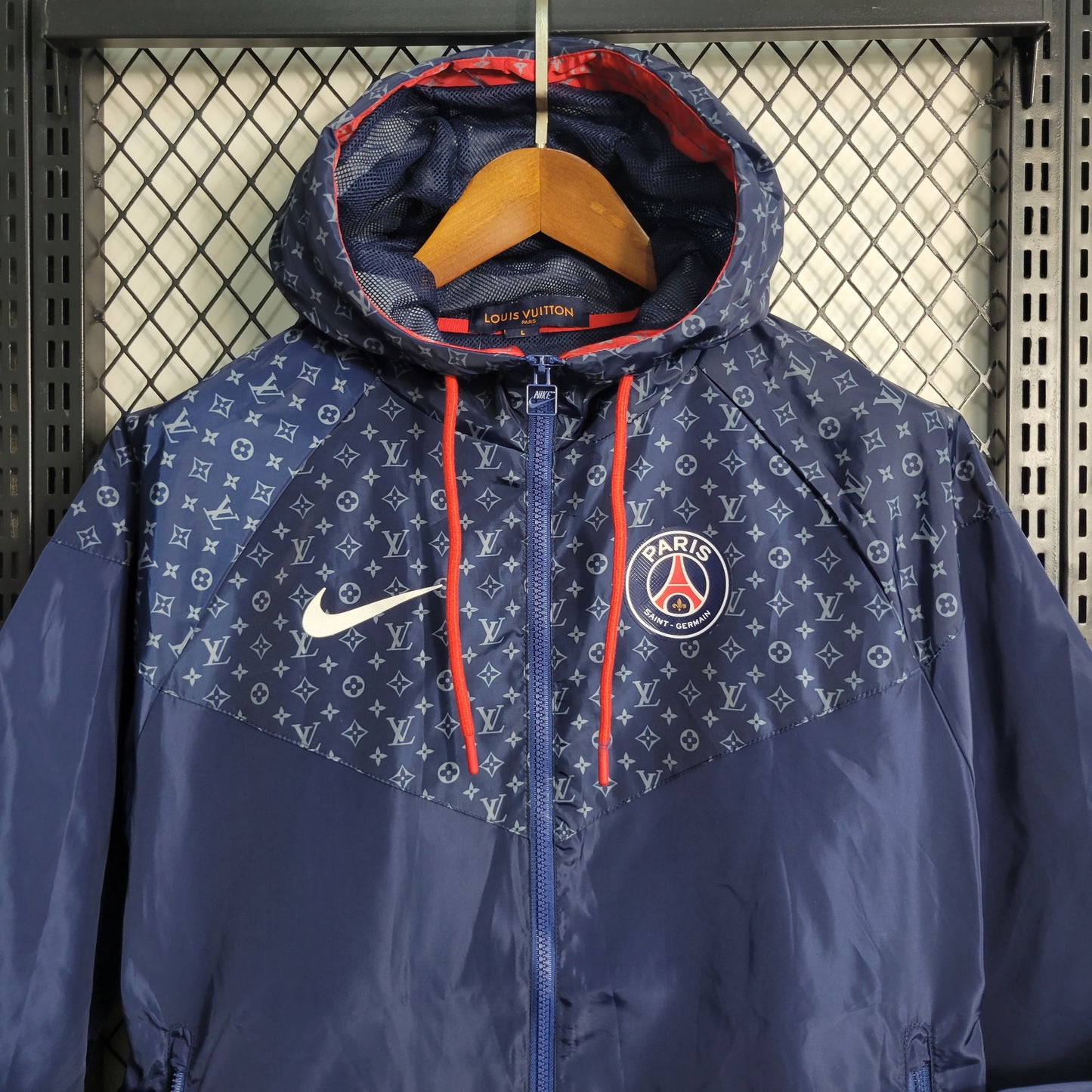 23-24 Player Windbreaker PSG Co branded LV Size S-XXL | 风衣 | W2-4 | Betty ali Chinese suppliers