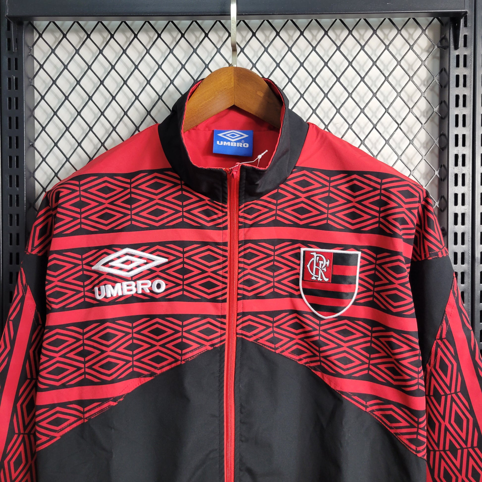 Windbreaker Flamengo Size S-XXL | 风衣 | B3, M1-1 | Betty ali Chinese suppliers