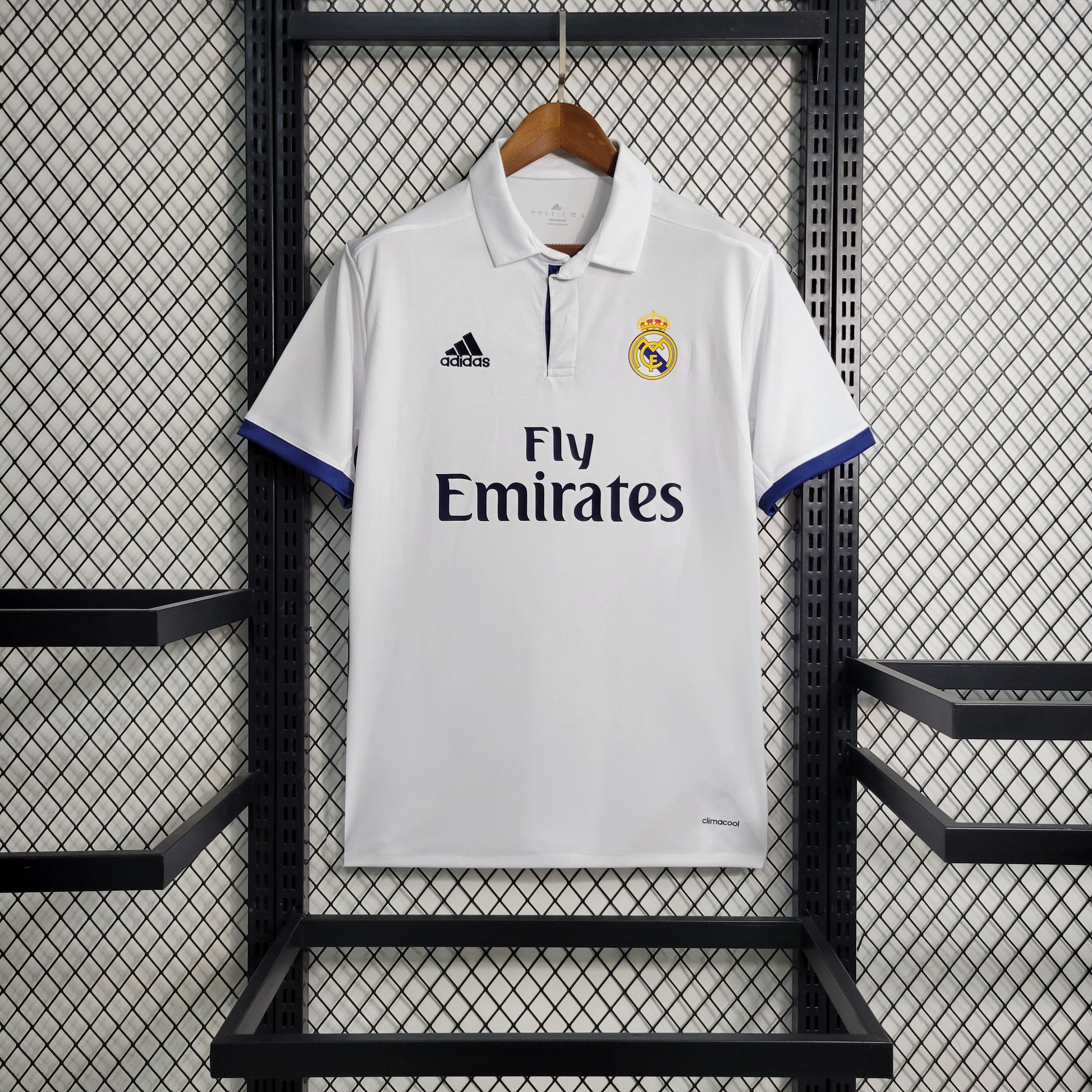 Retro 16-17 Real Madrid Main Size S-XXL Retro） | 复古/Retro | M2-3, R | Betty ali Chinese suppliers