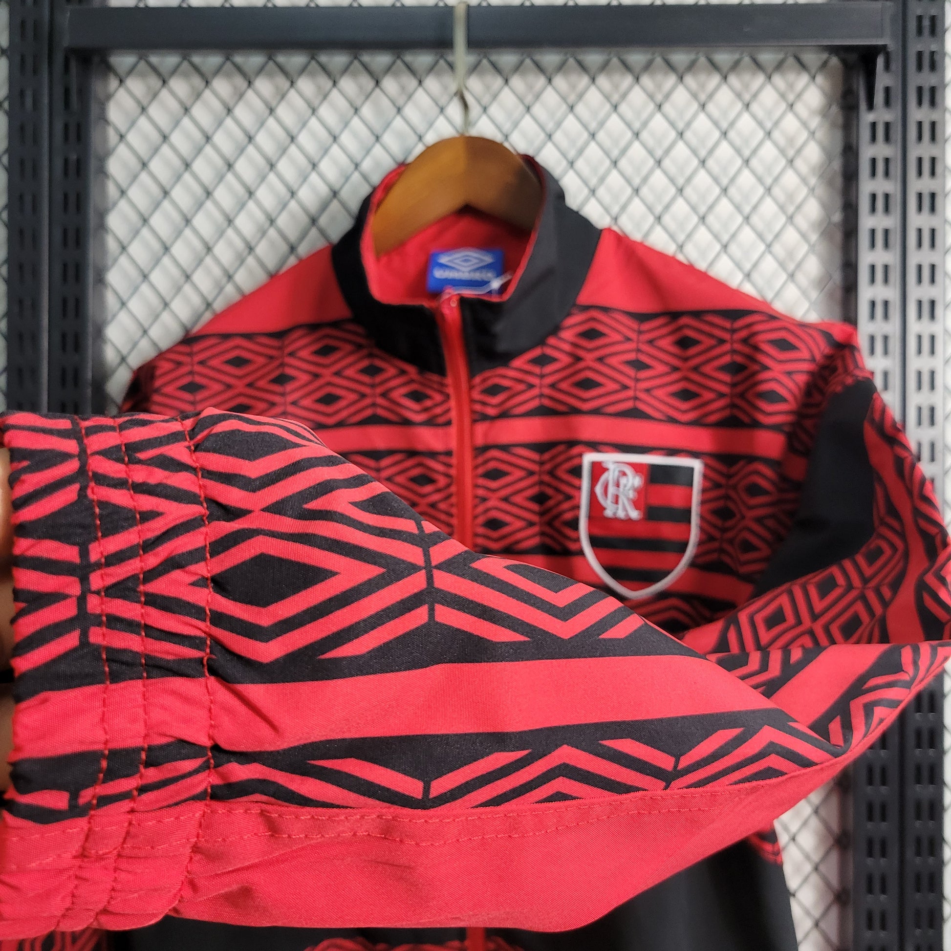 Windbreaker Flamengo Size S-XXL | 风衣 | B3, M1-1 | Betty ali Chinese suppliers