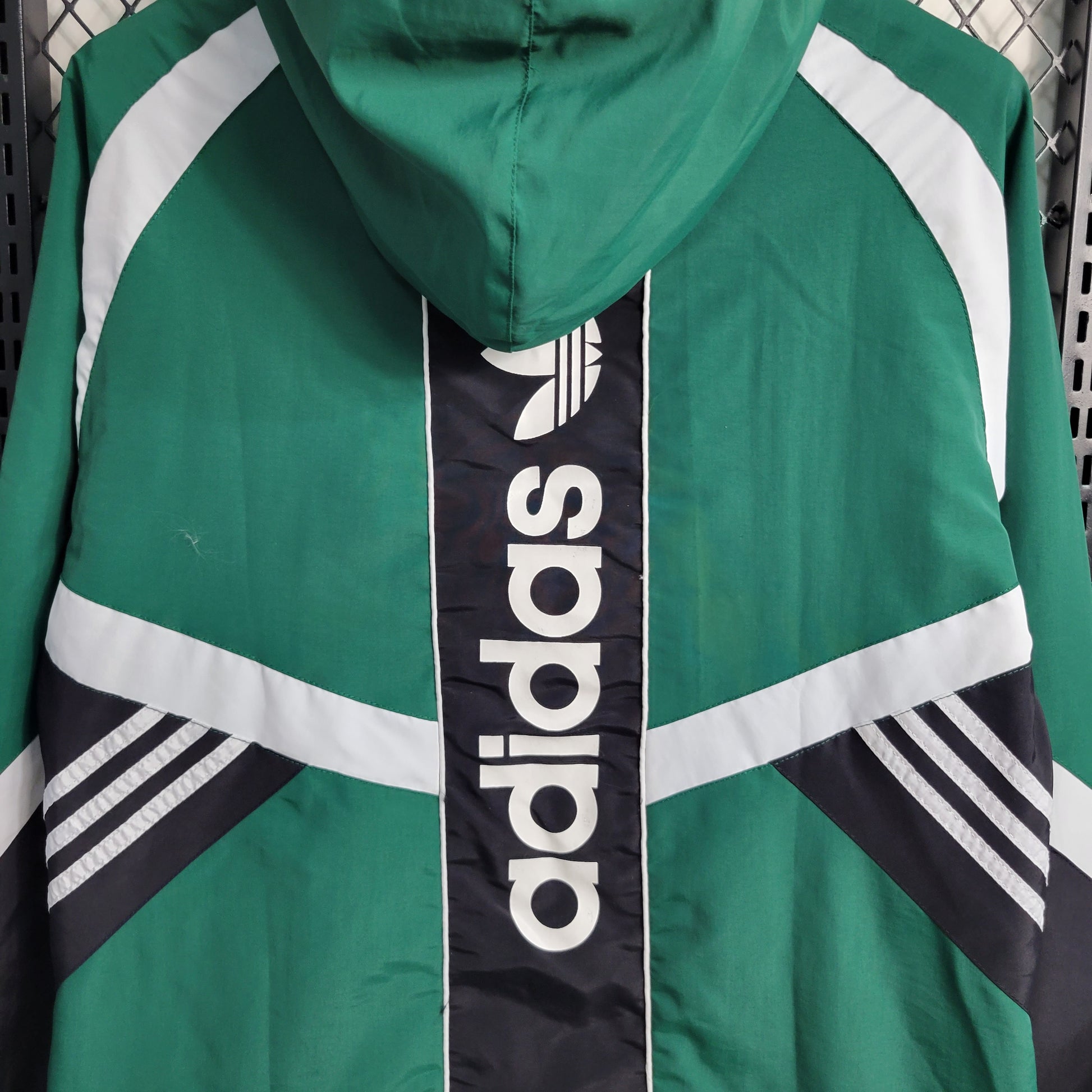 Windbreaker Adidas Size S-XXL | 风衣 | B3 | Betty ali Chinese suppliers