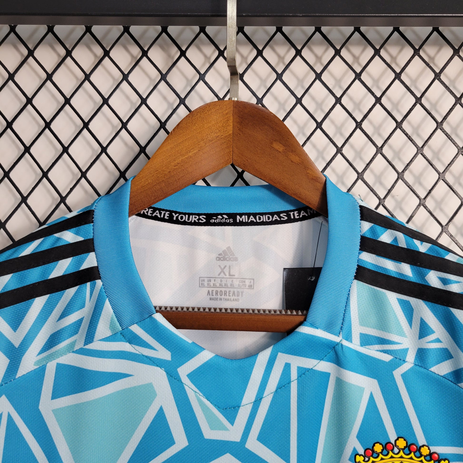 23-24 Blue Burgos goalie size S-2XL（Men's Fan Edition） | 衬衫 | M2-3 | Betty ali Chinese suppliers