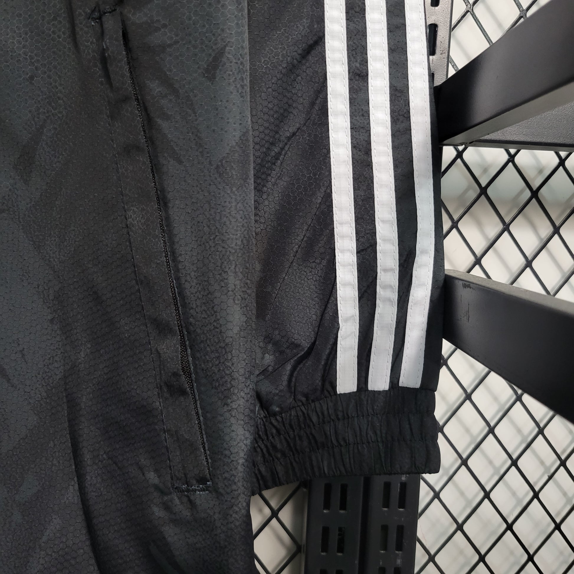 23-24 Windbreaker Juventus Black Size S-XXL | 风衣 | M2-2 | Betty ali Chinese suppliers