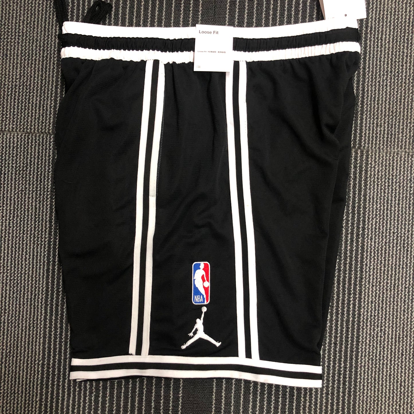 2202 Shorts americanos: Hornets Black Size S-XXL | 短裤 | NBA | 中国供应商