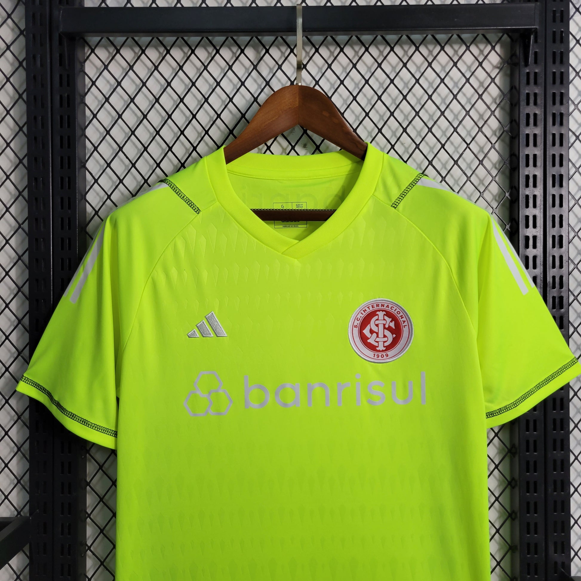 23-24 Internacional Goalkeeper Fluorescent Green Size S-XXL | 衬衫 | M1-1 | Betty ali Chinese suppliers