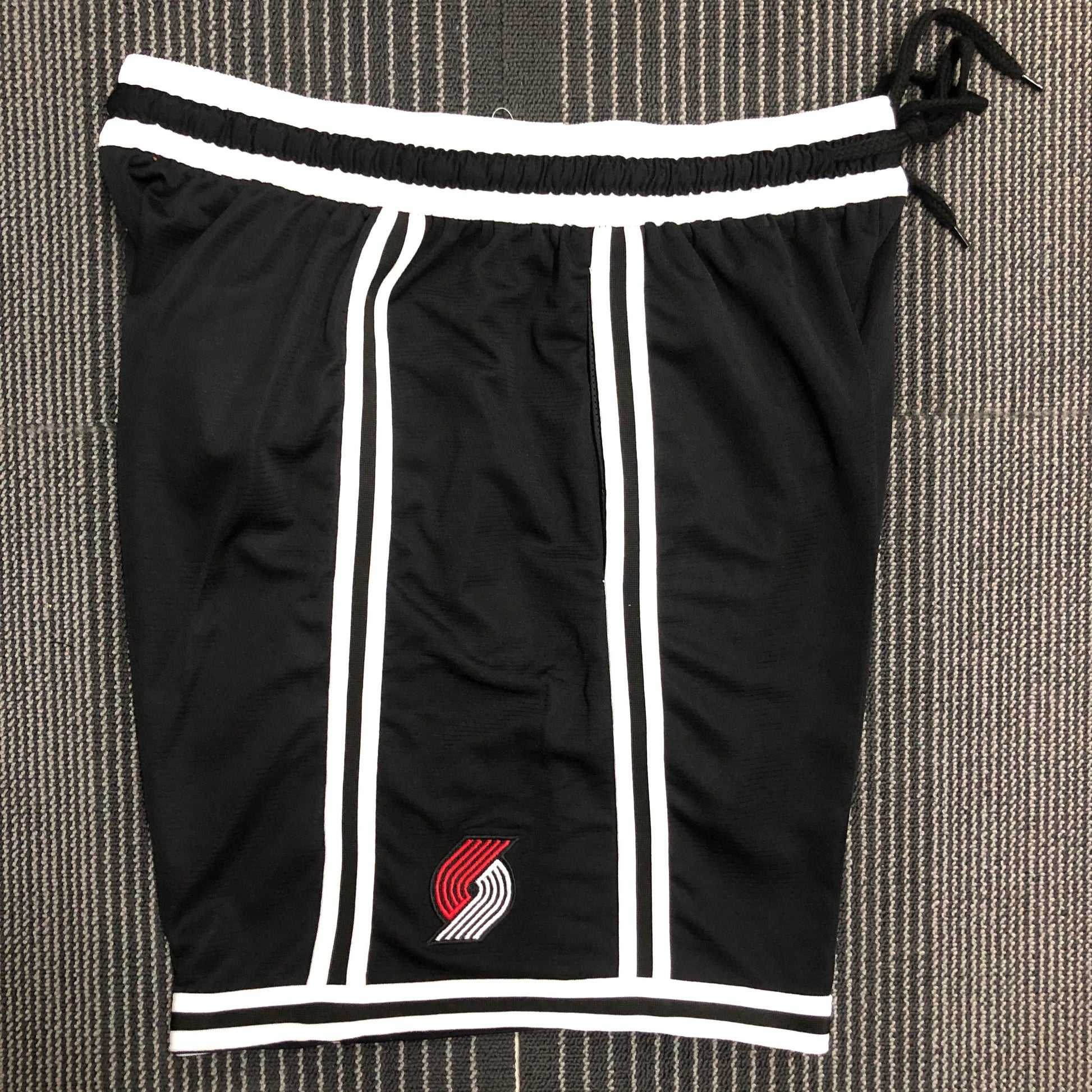 2202 American Training Shorts: Blazers Black Size S-XXL | 短裤 | NBA | 中国供应商