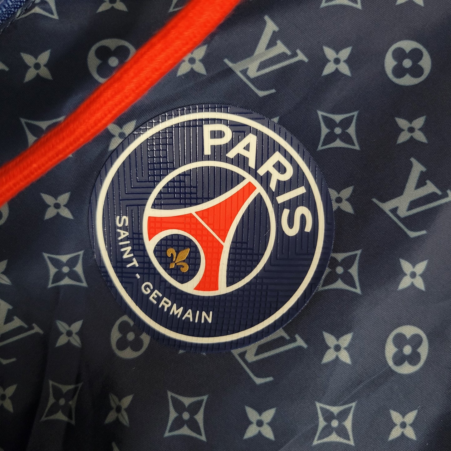 23-24 Player Windbreaker PSG Co branded LV Size S-XXL | 风衣 | W2-4 | Betty ali Chinese suppliers