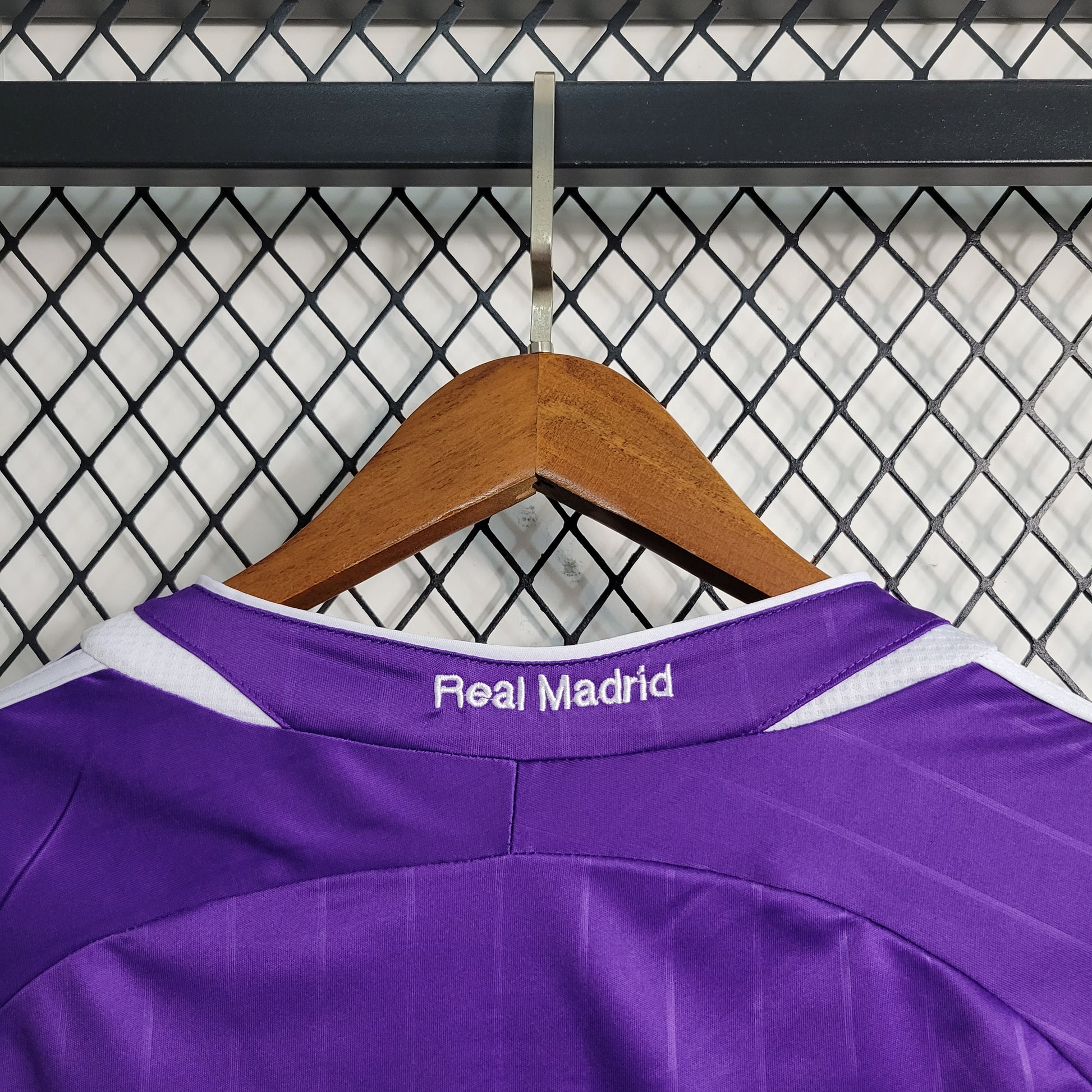 Retro 06 Real Madrid Purple Size S-XXL（Retro） | 复古/Retro | M2-3, R | Betty ali Chinese suppliers