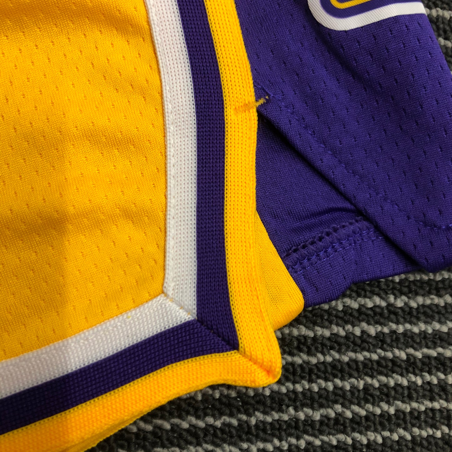 75th Anniversary Lakers Yellow Shorts Size S-XXL | 短裤 | NBA | 中国供应商