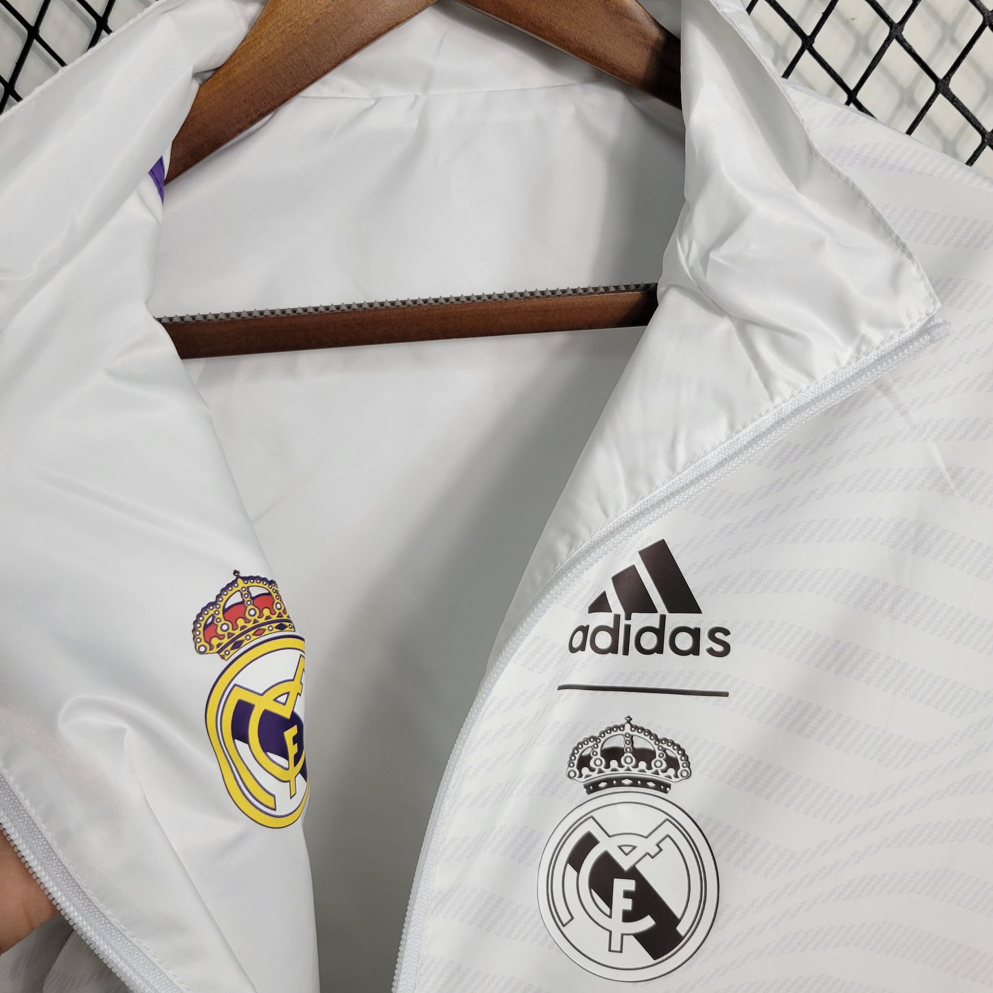 23-24 Windbreaker Reversible Real Madrid Size S-XXL | 风衣 | W2-3 | Betty ali Chinese suppliers