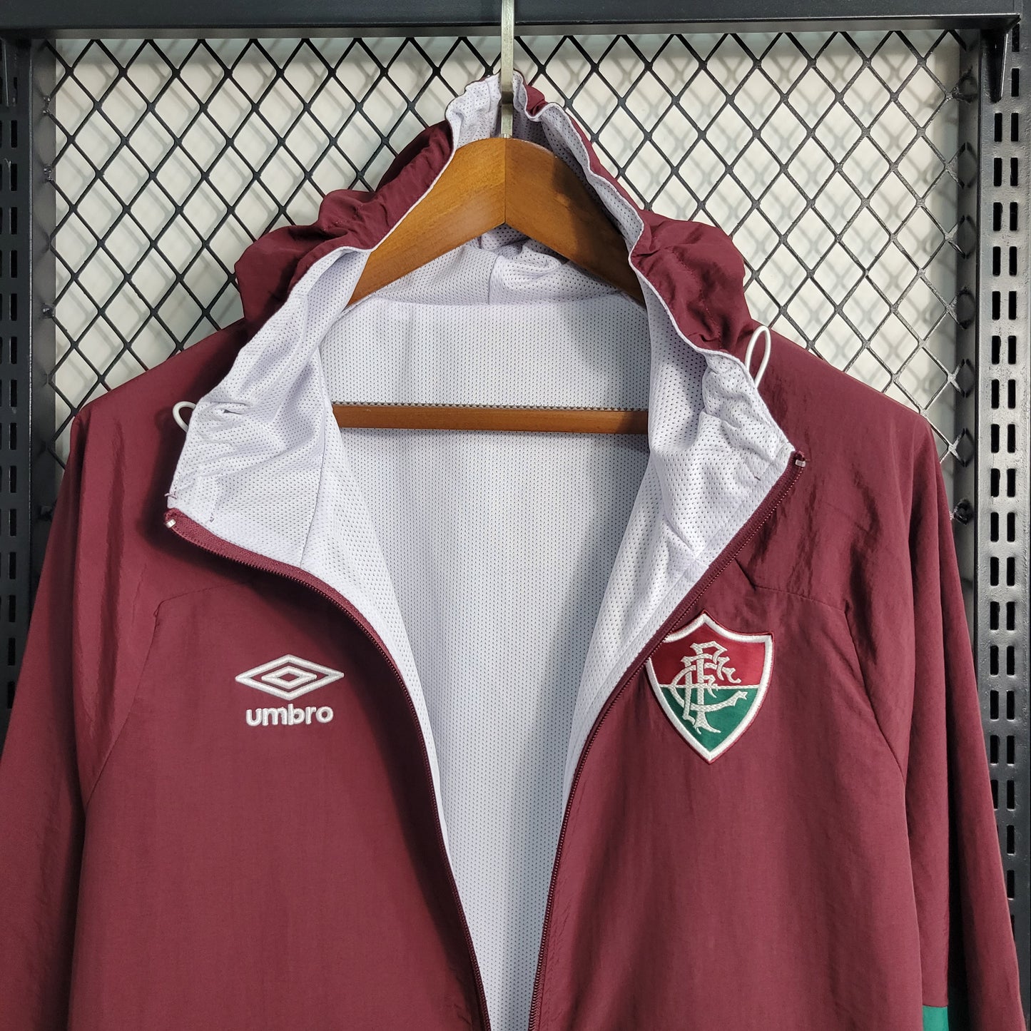 23-24 Windbreaker Fluminense Size S-XXL | 风衣 | B3, M1-1 | Betty ali Chinese suppliers