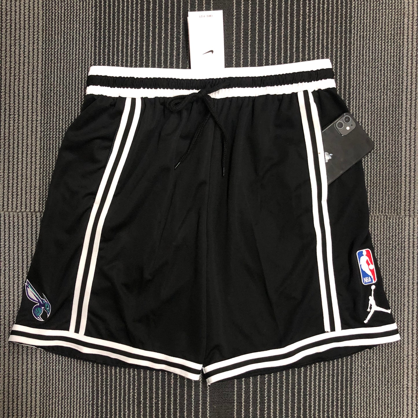 2202 Shorts americanos: Hornets Black Size S-XXL | 短裤 | NBA | 中国供应商