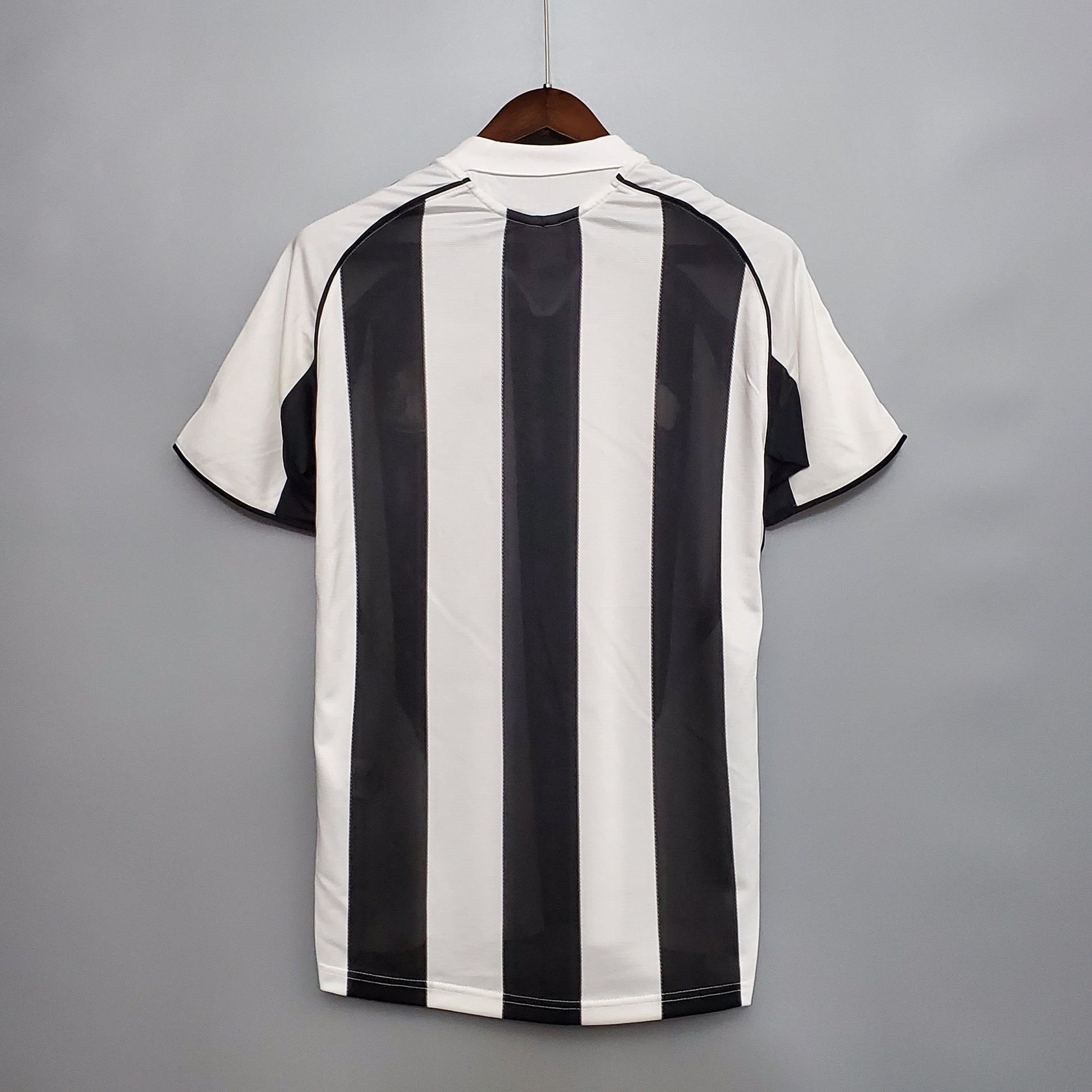 Retro 05/06 Newcastle United home S-XXL（Retro） | 复古/Retro | R | Betty ali Chinese suppliers