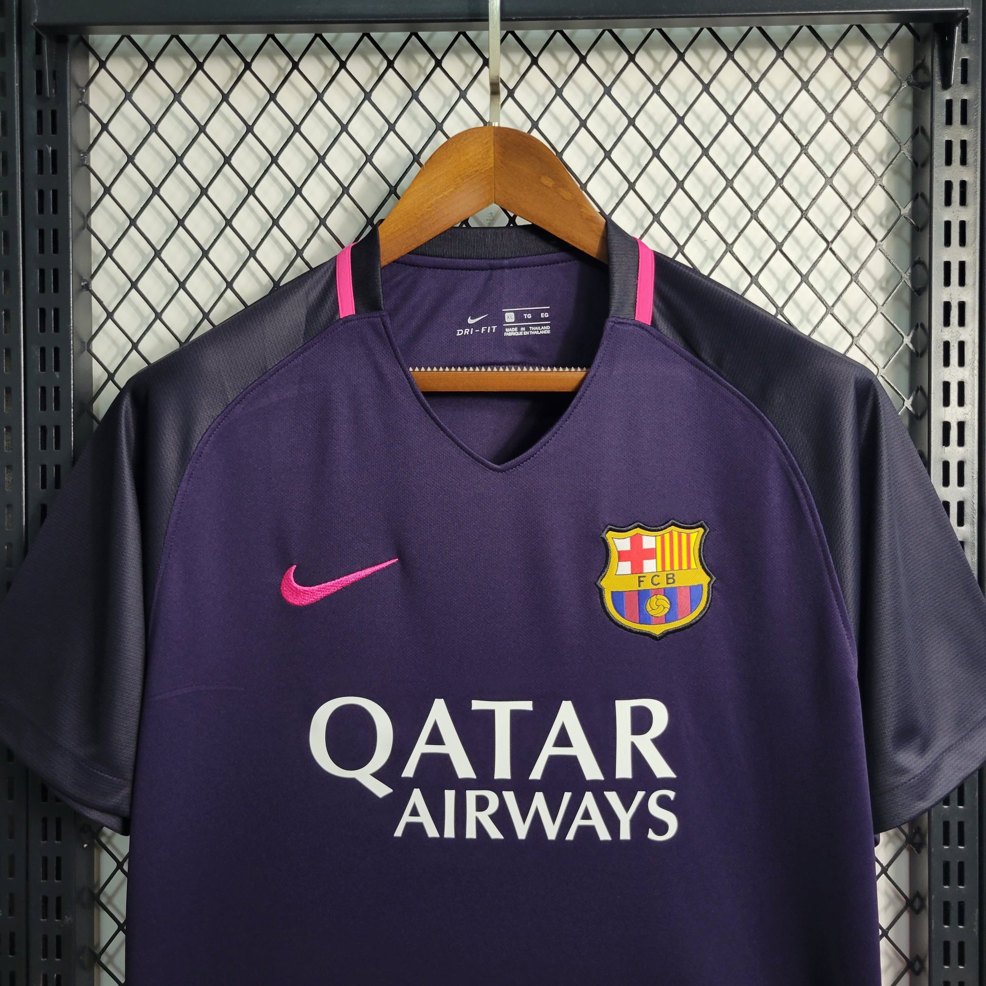 Retro 16-17 Barcelona away size S-XXL | 衬衫 | M2-3 | Betty ali Chinese suppliers