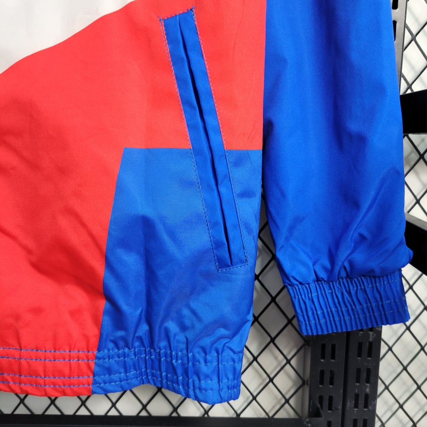 23-24 Reversible Windbreaker Bayern Munich S-XXL | 风衣 | B3 | 中国供应商