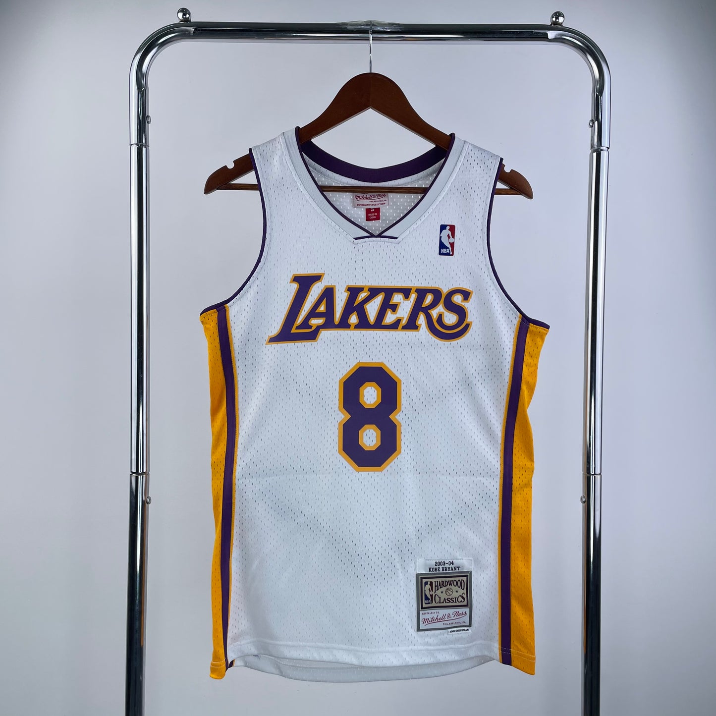 MN hot-pressed retro jersey: SW Lakers 03/04 season V-neck white NBA : #8 | NBA | NBA | Betty ali Chinese suppliers