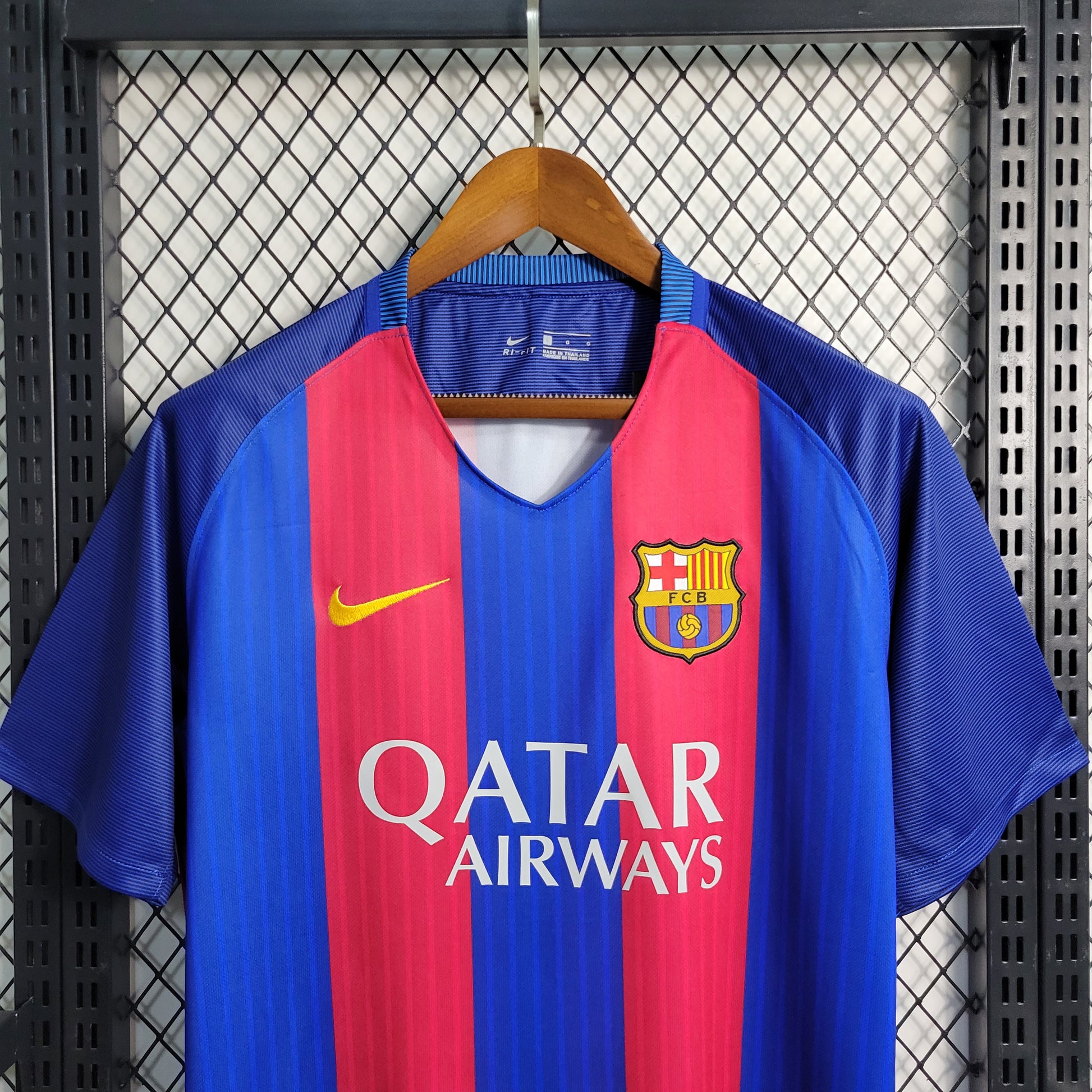 Retro 16-17 Barcelona Home Size S-XXL | 复古/Retro | R | Betty ali Chinese suppliers