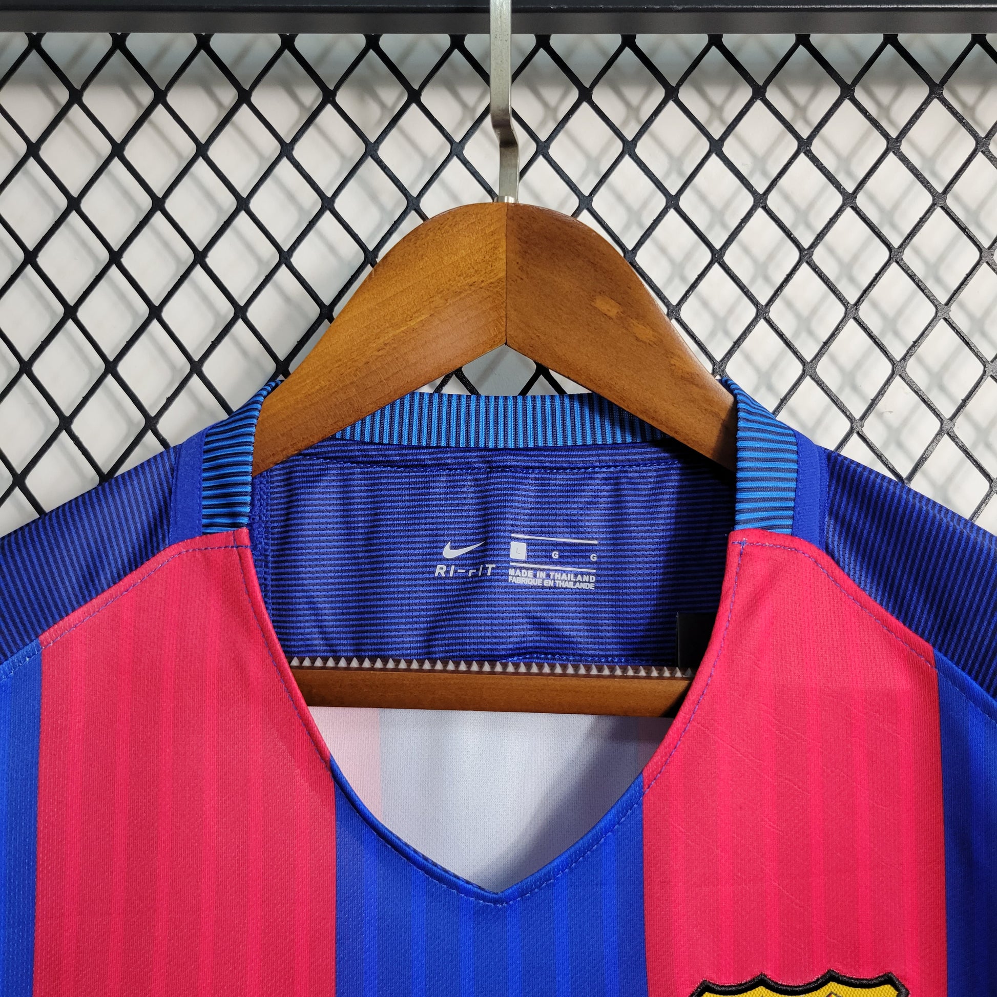 Retro 16-17 Barcelona Home Size S-XXL | 复古/Retro | R | Betty ali Chinese suppliers