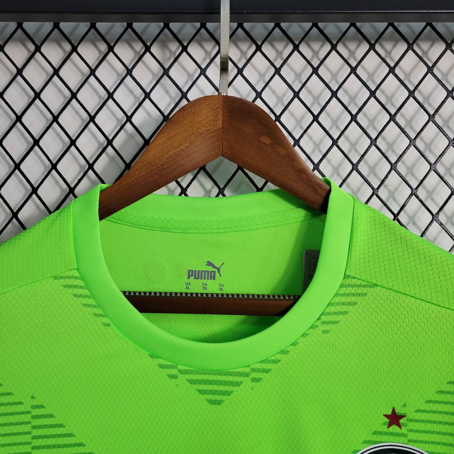 23-24 Palmeiras fluorescent green goalkeeper size S-XXL（Men's Fan Edition） | 衬衫 | Betty ali Chinese suppliers