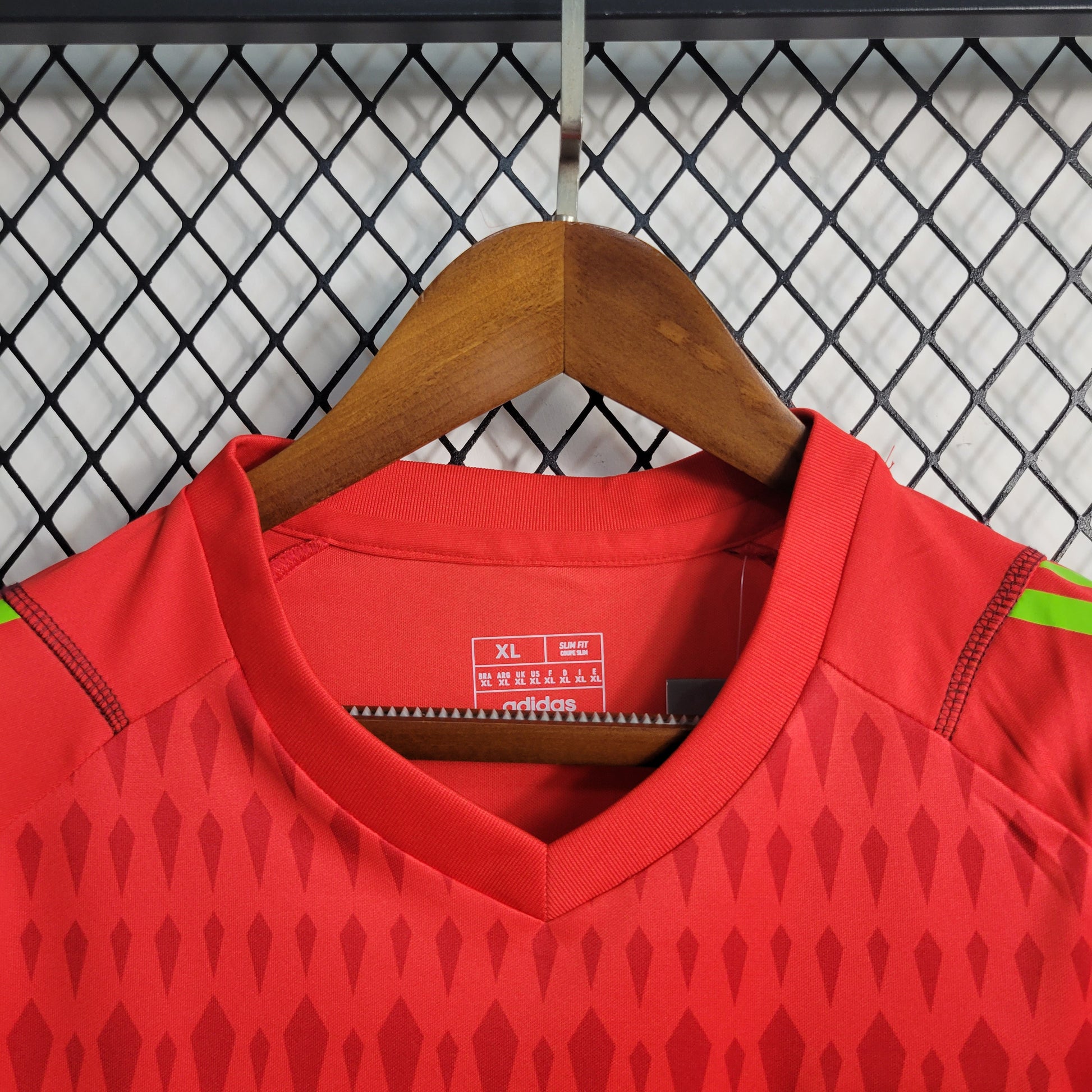 23-24 Tiger Red Goalkeeper Size S-XXL（Men's Fan Edition） | 衬衫 | M2-5 | Betty ali Chinese suppliers