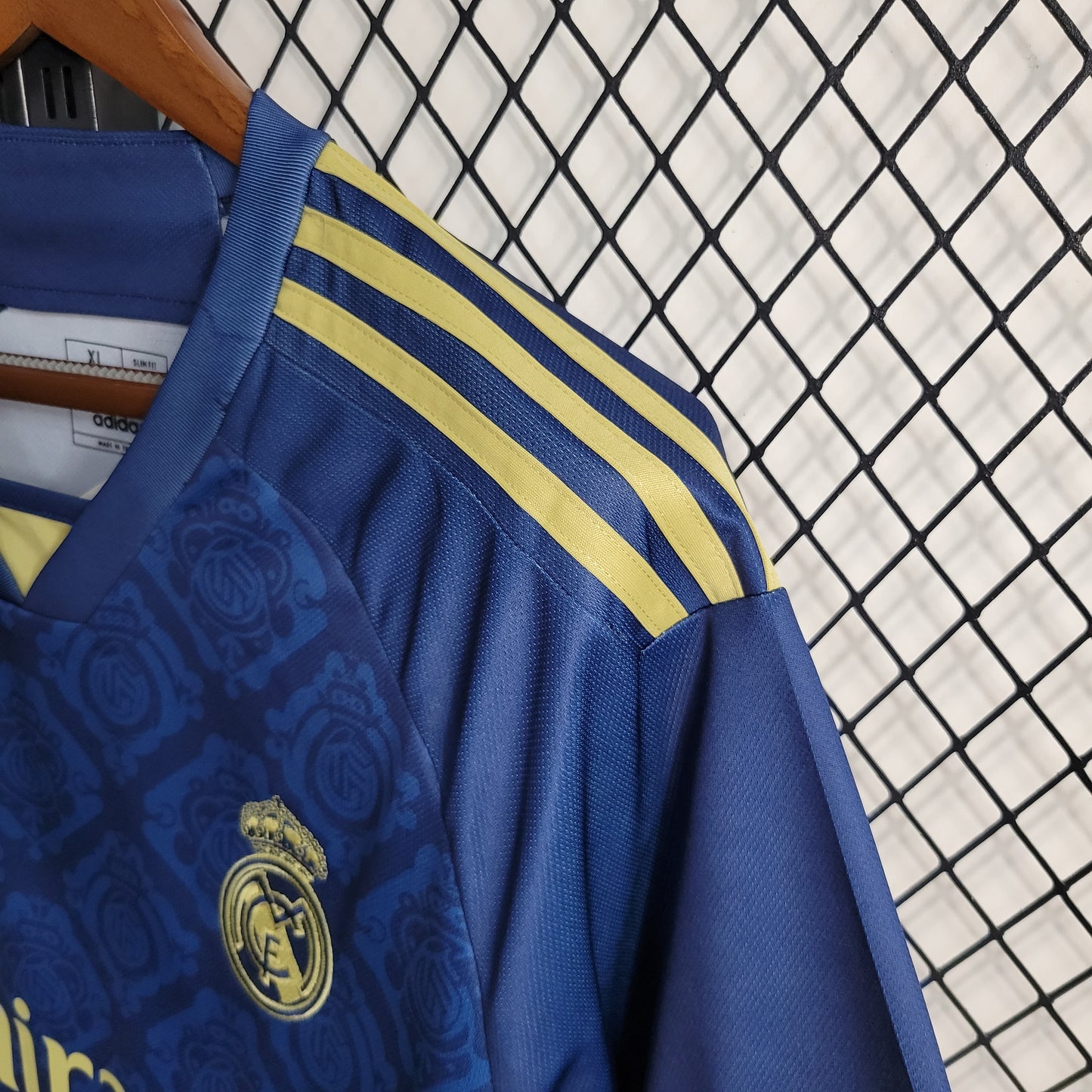 23-24 Real Madrid Royal Blue Size S-XXL（Men's fan version） | 衬衫 | M2-3 | 中国供应商