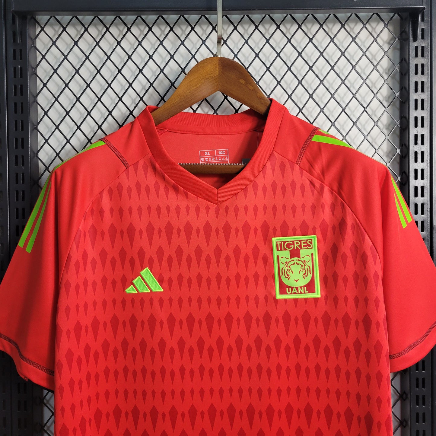 23-24 Tiger Red Goalkeeper Size S-XXL（Men's Fan Edition） | 衬衫 | M2-5 | Betty ali Chinese suppliers