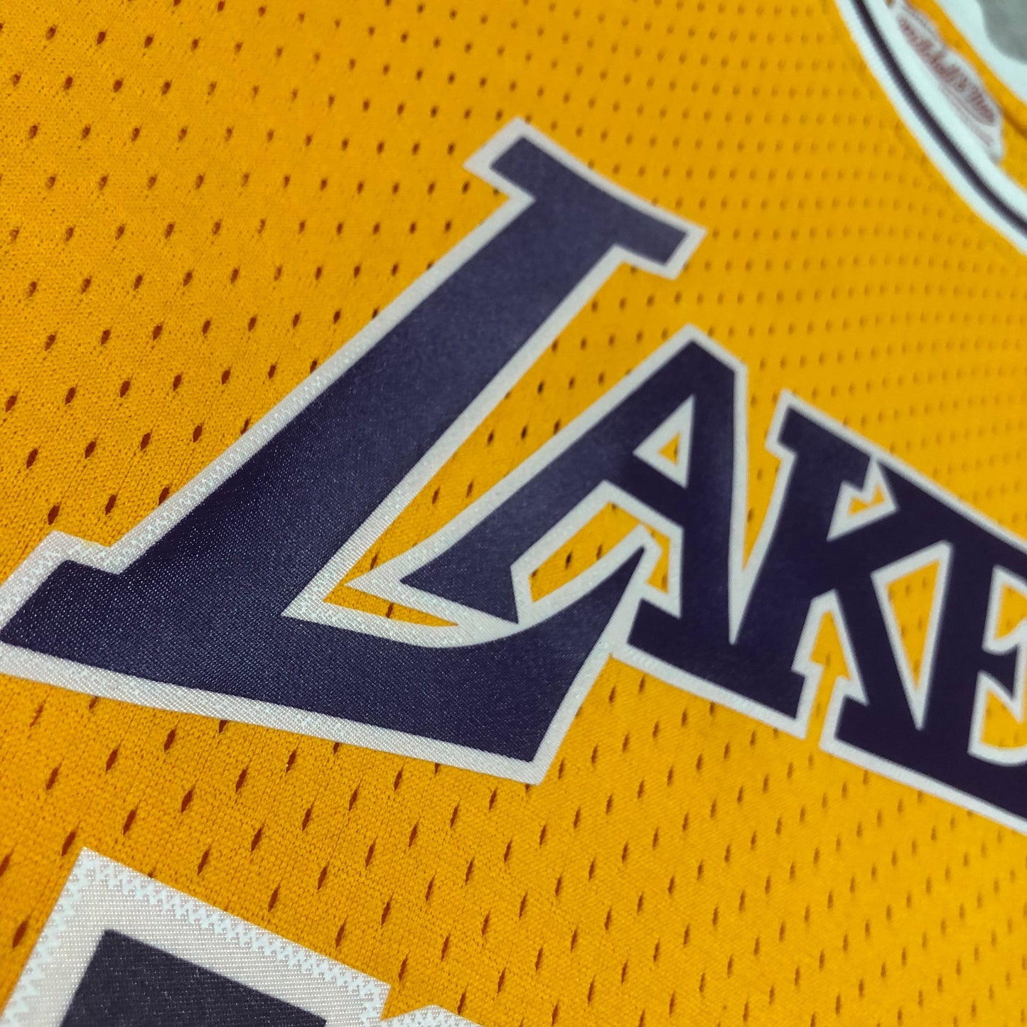 MN hot-pressed retro jersey: SW Lakers 84/85 season round neck yellow NBA : #32 | NBA | NBA | Betty ali Chinese suppliers